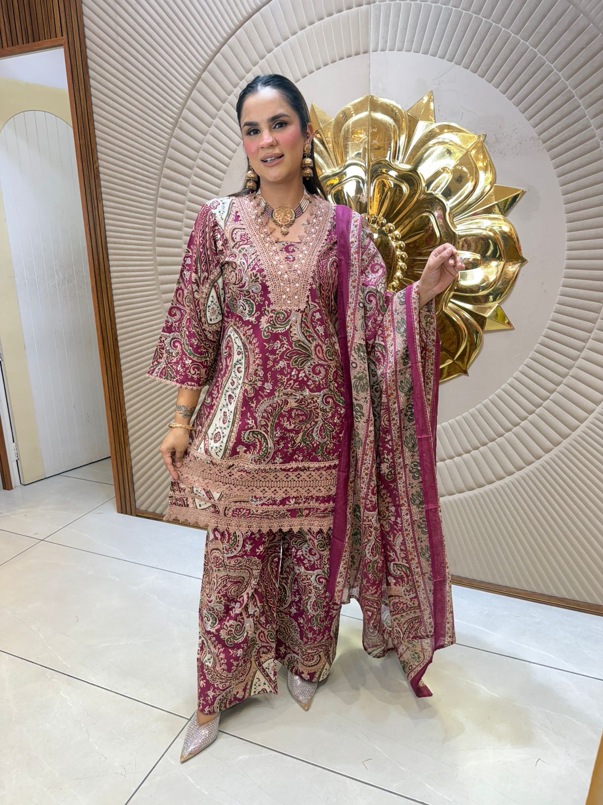Beautiful elegant suit pc3082