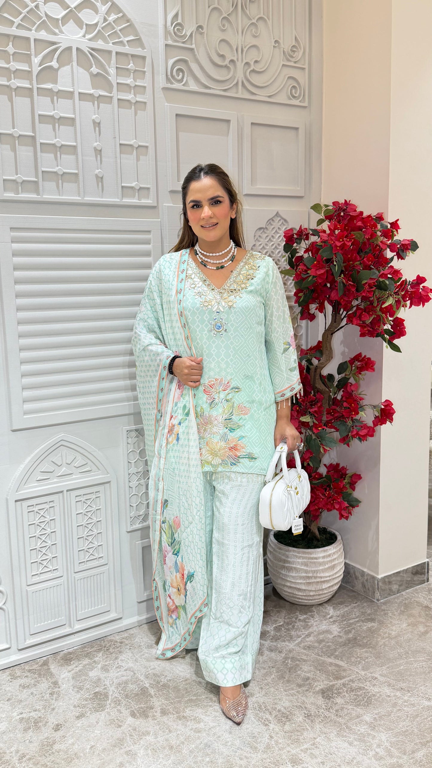 Beautiful Suit With V-neck Design pc3328