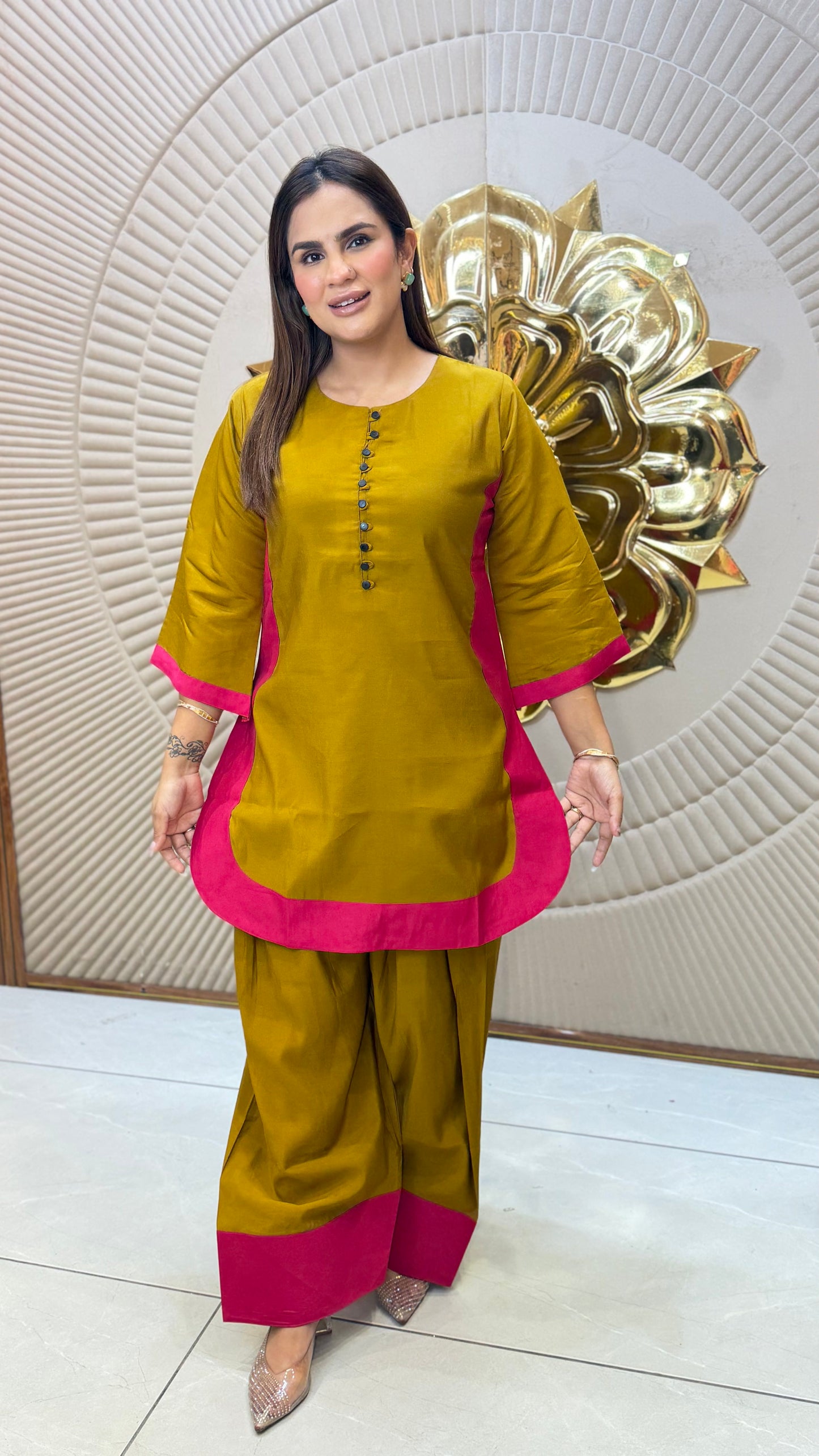 Elegant Suit With Round Neck pc3327