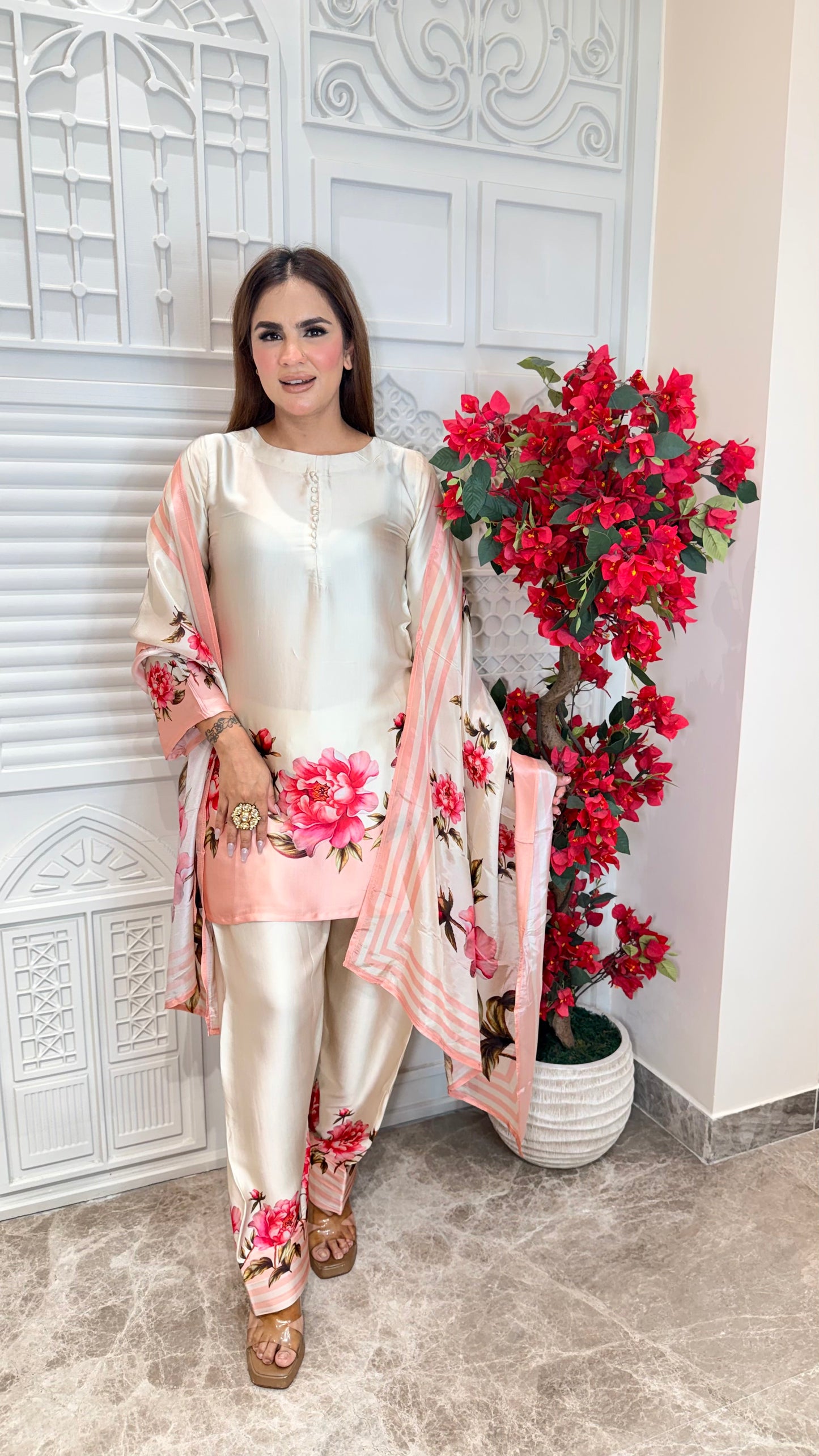 Beautiful Suit With Round Neck Design PC3345
