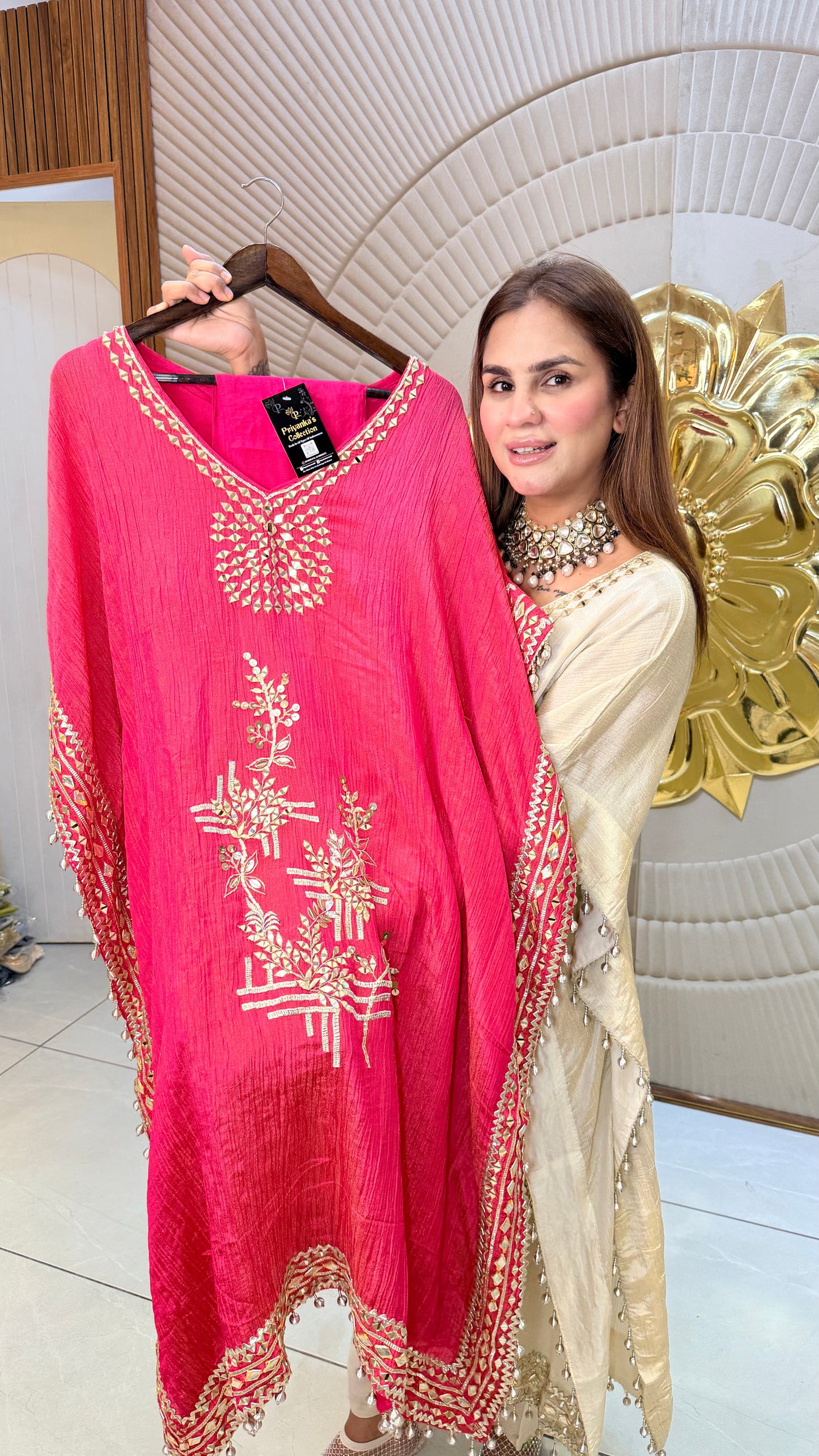 Elegant kaftan set with V-neckline PC3382