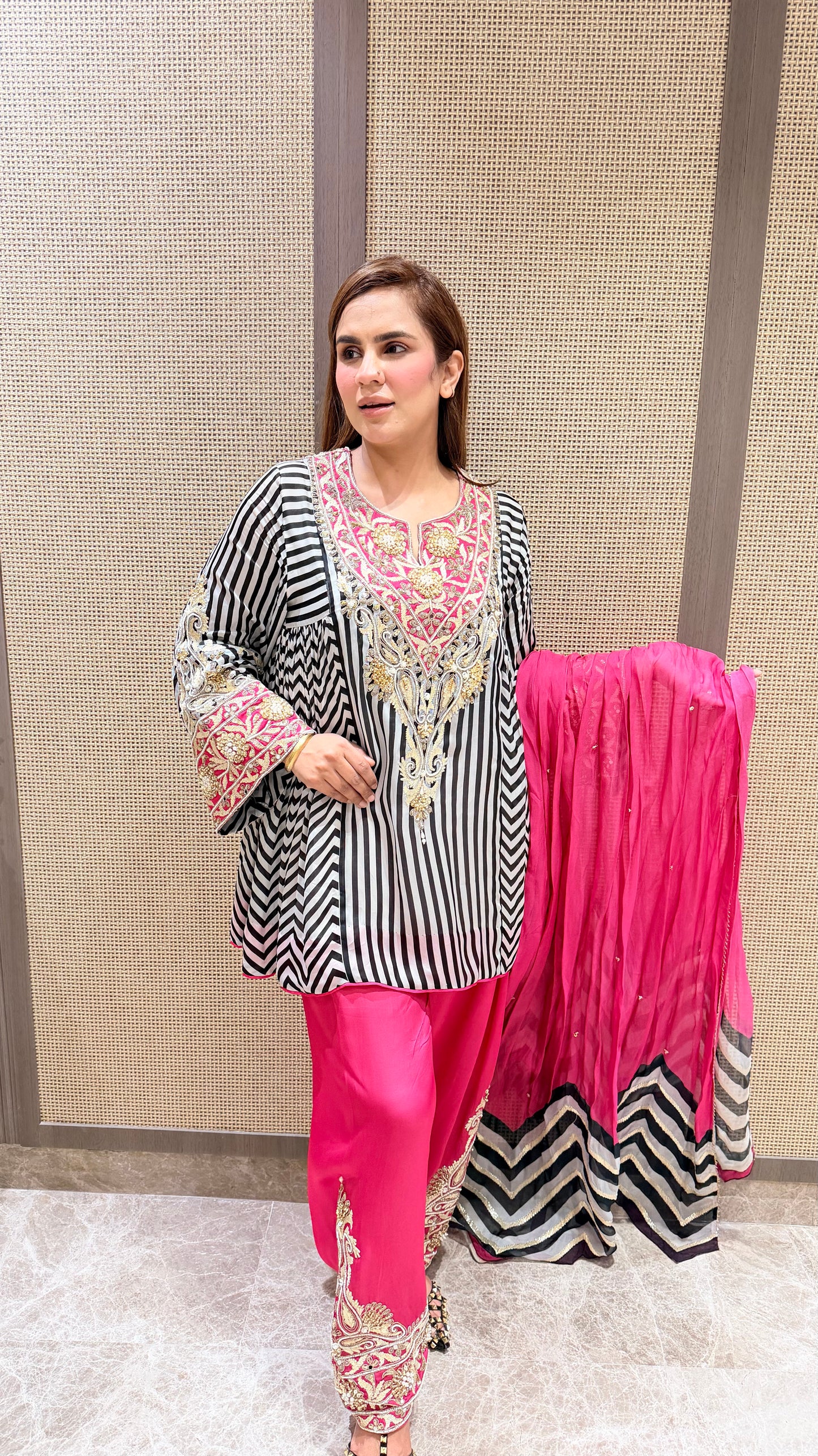 Elegant kurta set with Rani Mashroo salwar PC3383