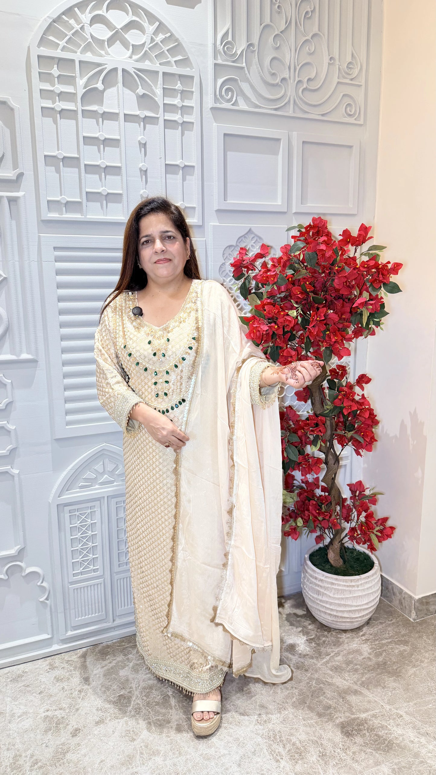 Elegant kurta set with hand and machine embroidery PC3384