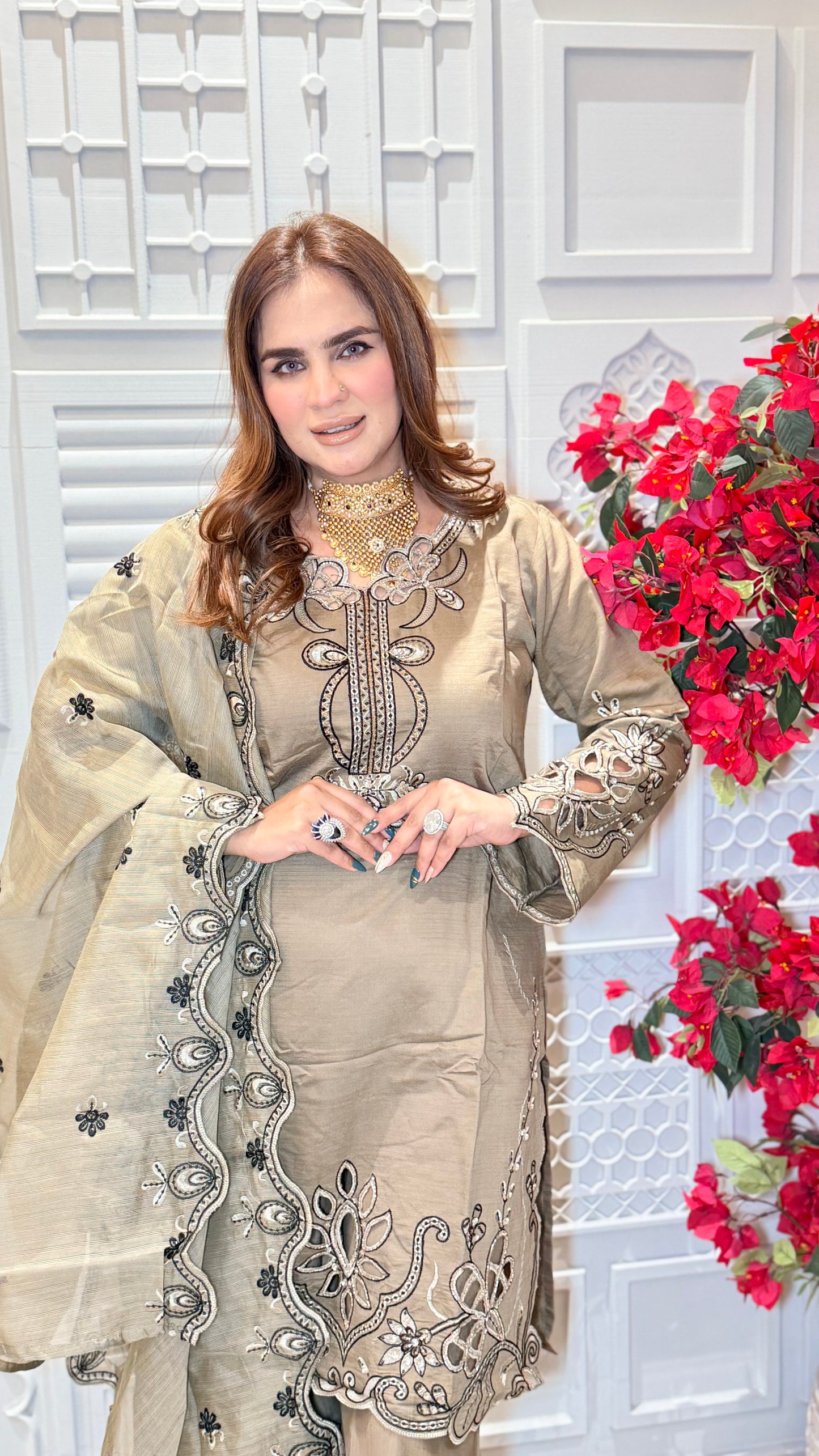 Elegant beige Pakistani suit set PC3389