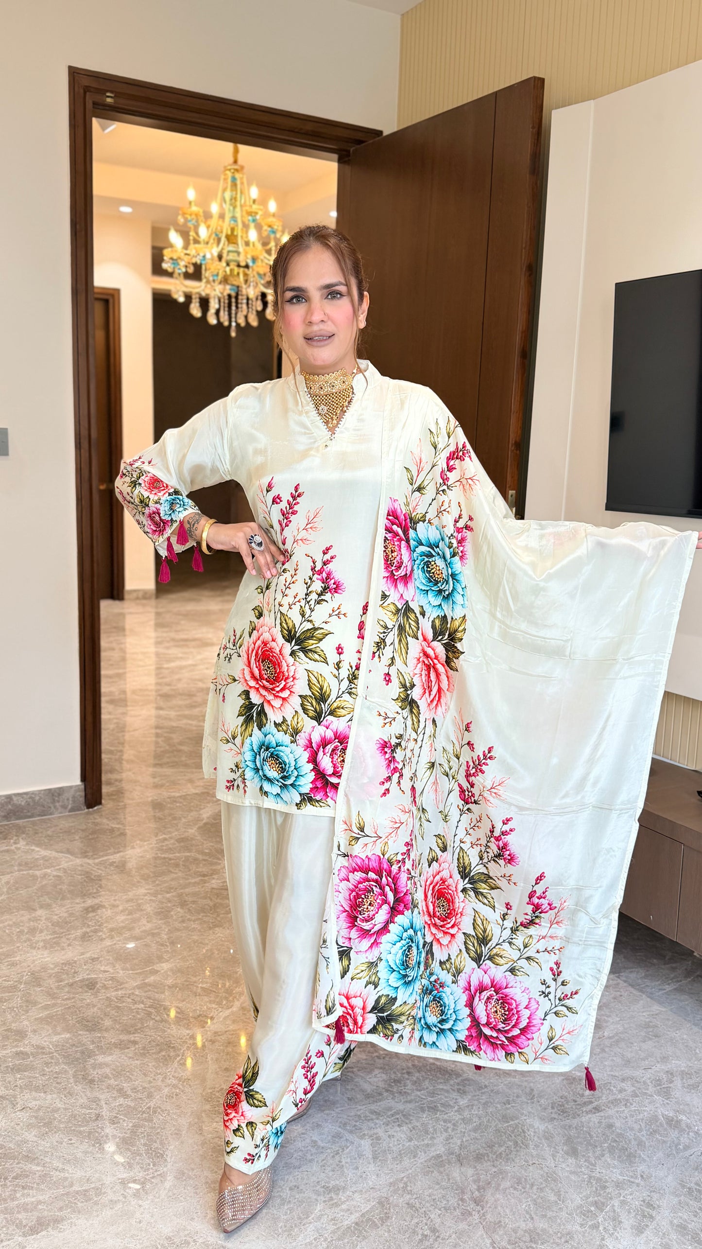 Elegant Cream-colored satin with floral print PC3446