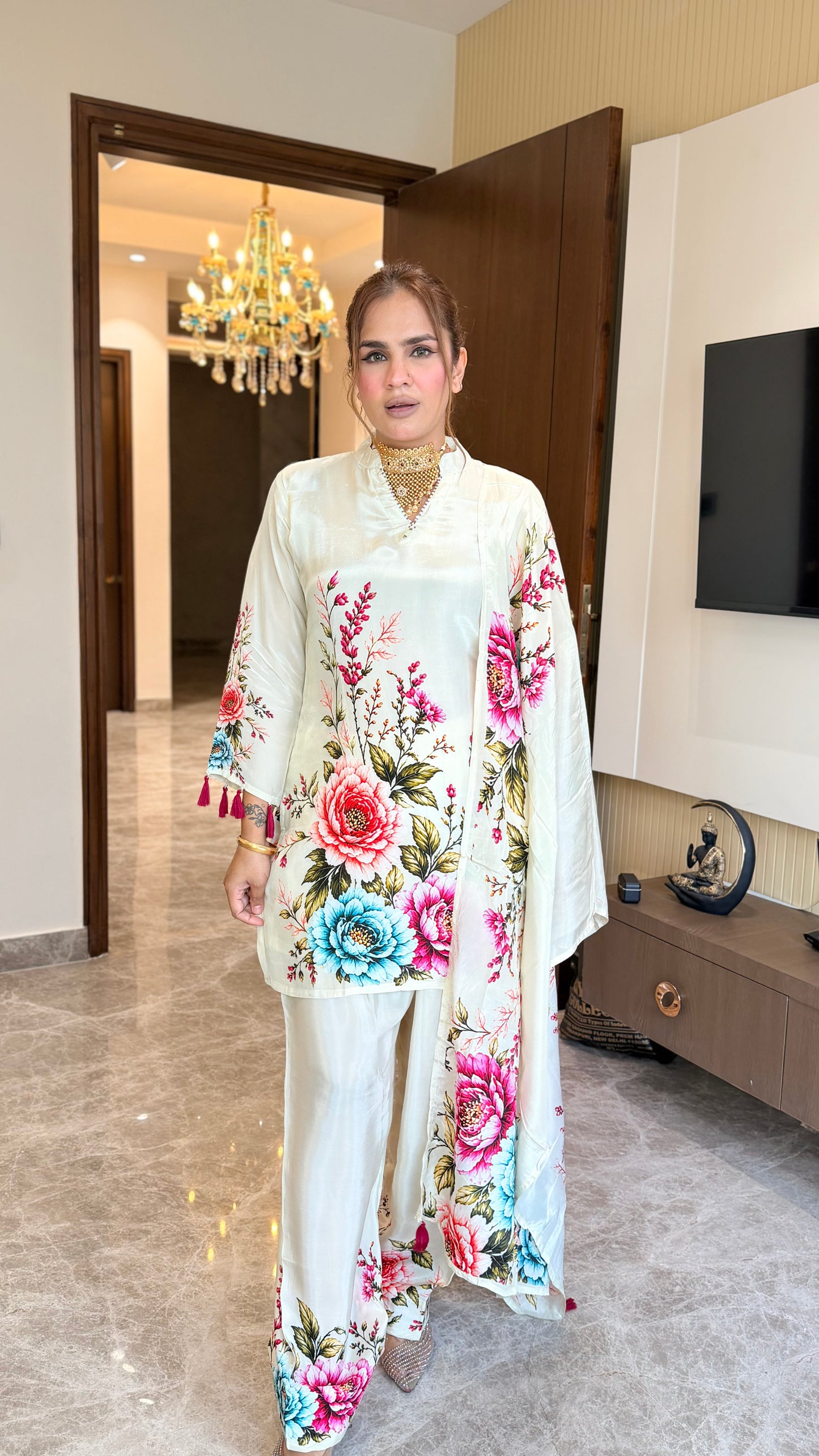 Elegant Cream-colored satin with floral print PC3446