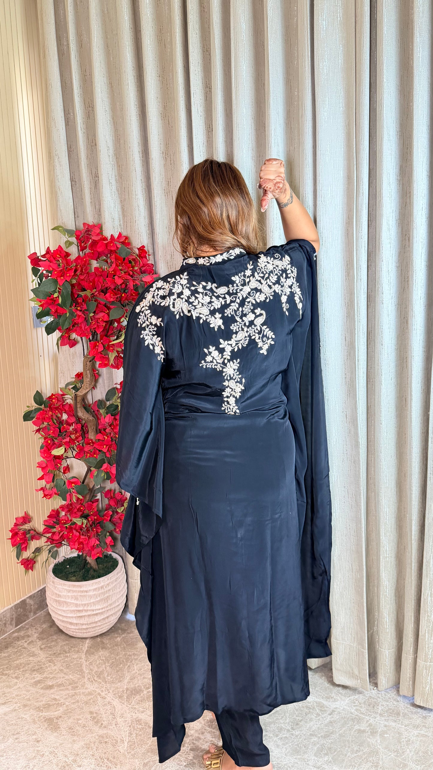 Beautiful silk kaftan tunic paired with matching pants PC3527