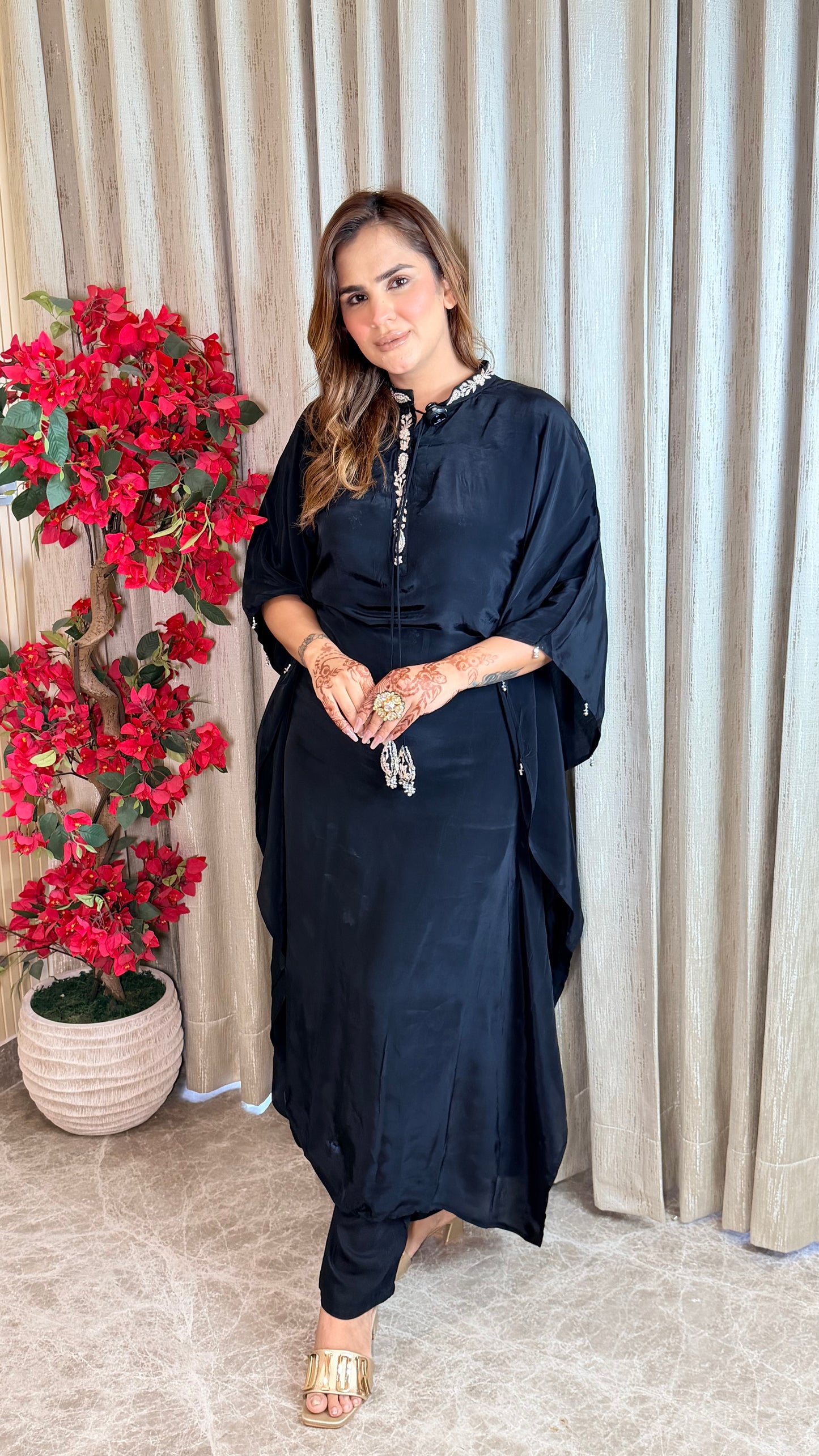 Beautiful silk kaftan tunic paired with matching pants PC3527
