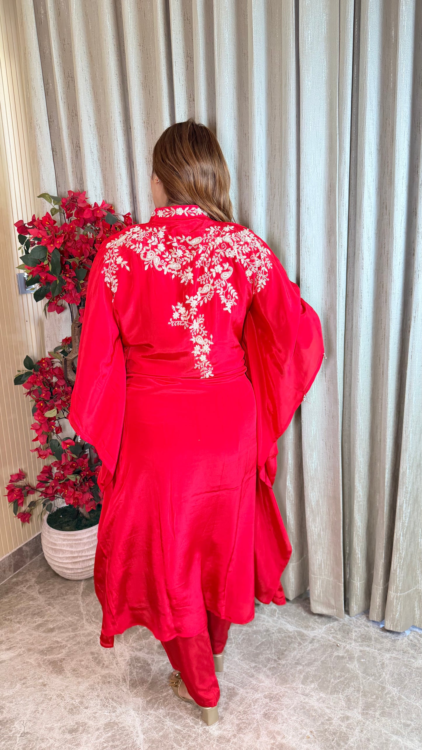 Beautiful silk kaftan tunic paired with matching pants PC3527