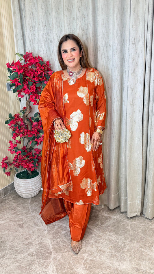 Beautiful foil-printed kurta set with matching trousers and a draped dupatta. PC3535