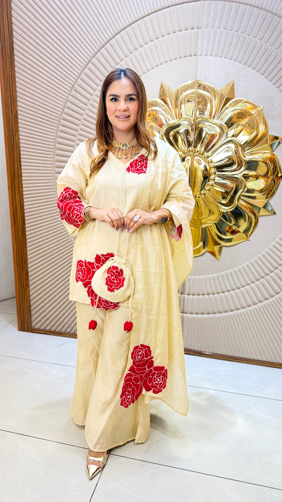 Beautiful cream-colored ethnic suit set pc3672