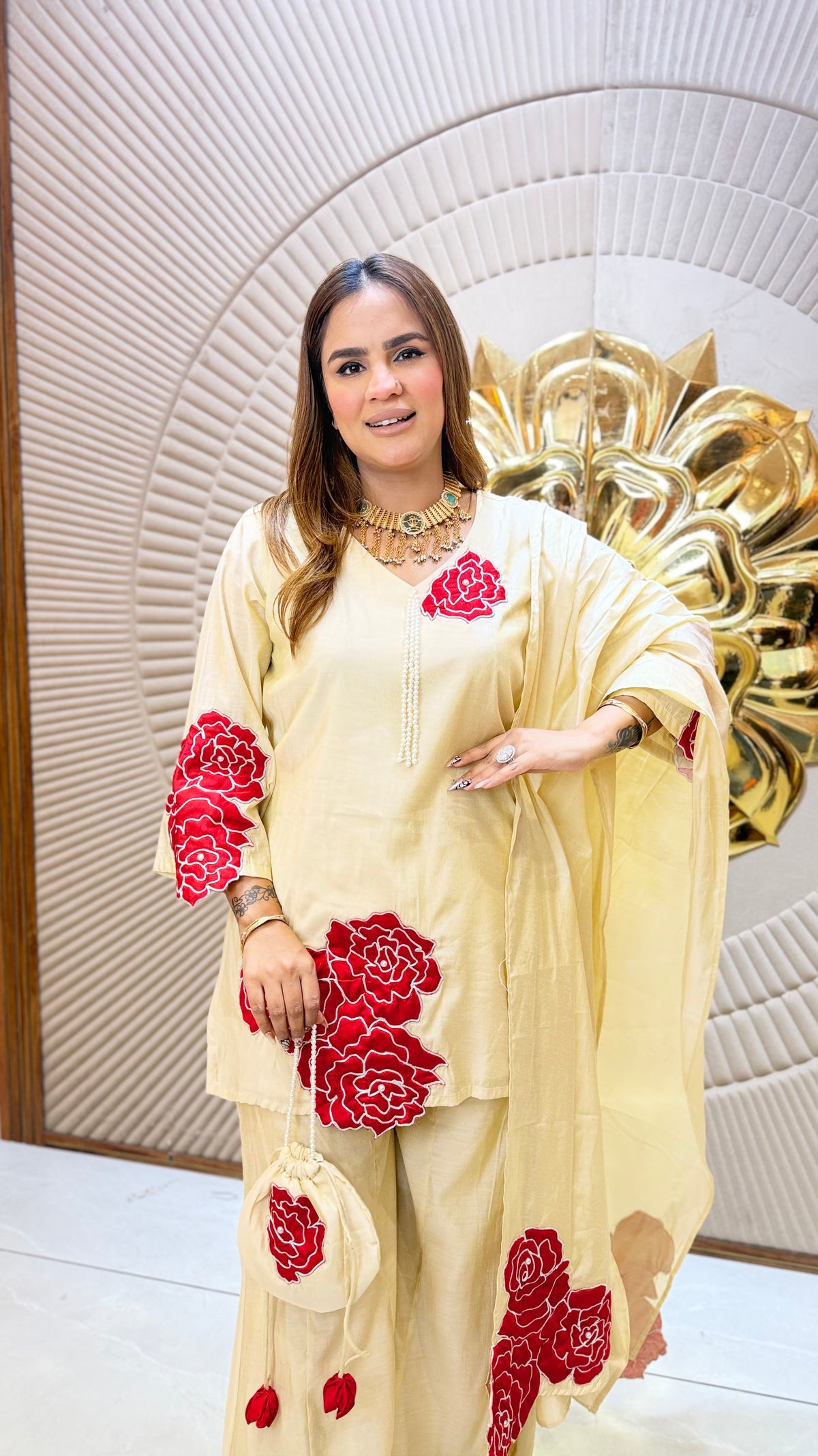 Beautiful cream-colored ethnic suit set pc3672