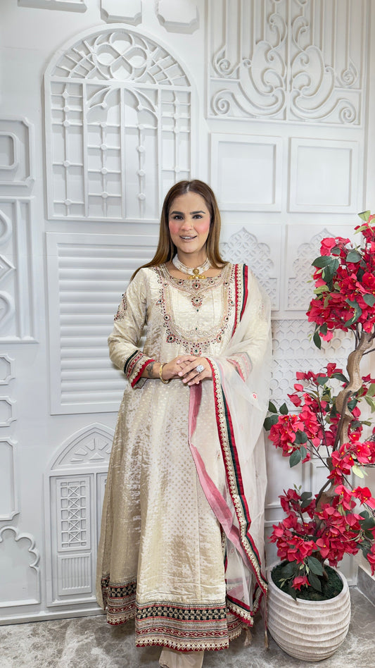 Elegant Anarkali kurta featuring intricate embroidery PC3720