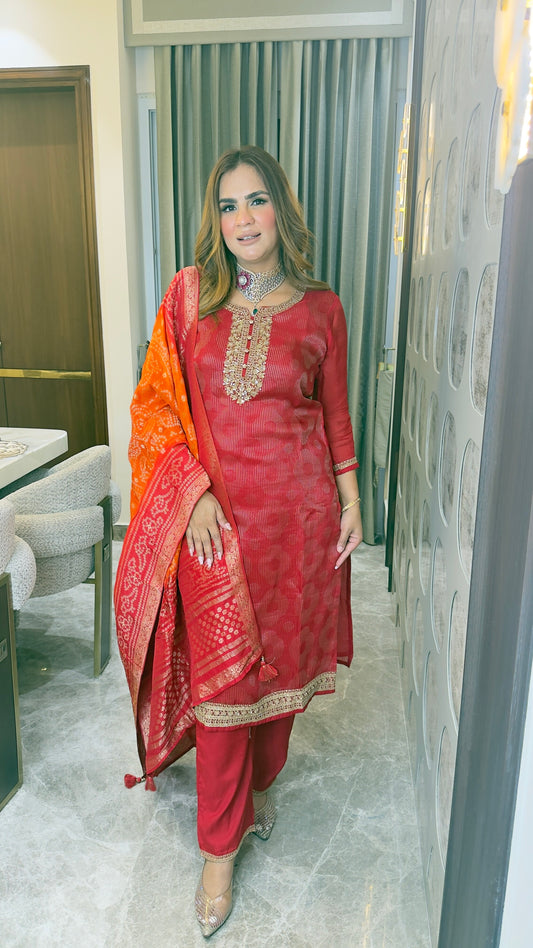 Elegant Red woven kurta set with a vibrant bandhani-print dupatta. pc3774
