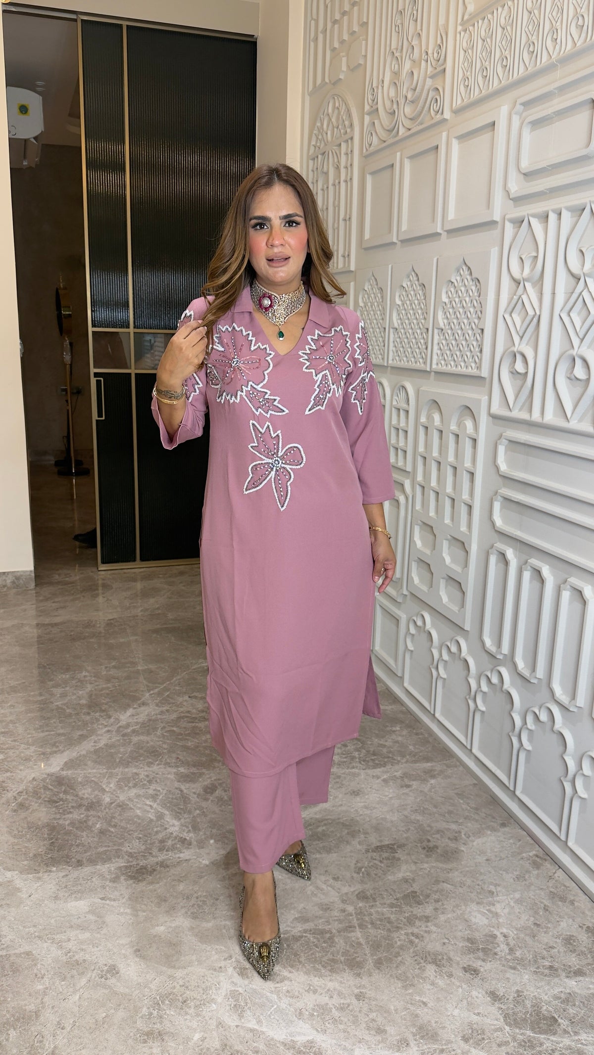 Elegant kurta set with white floral embroidery pc3777