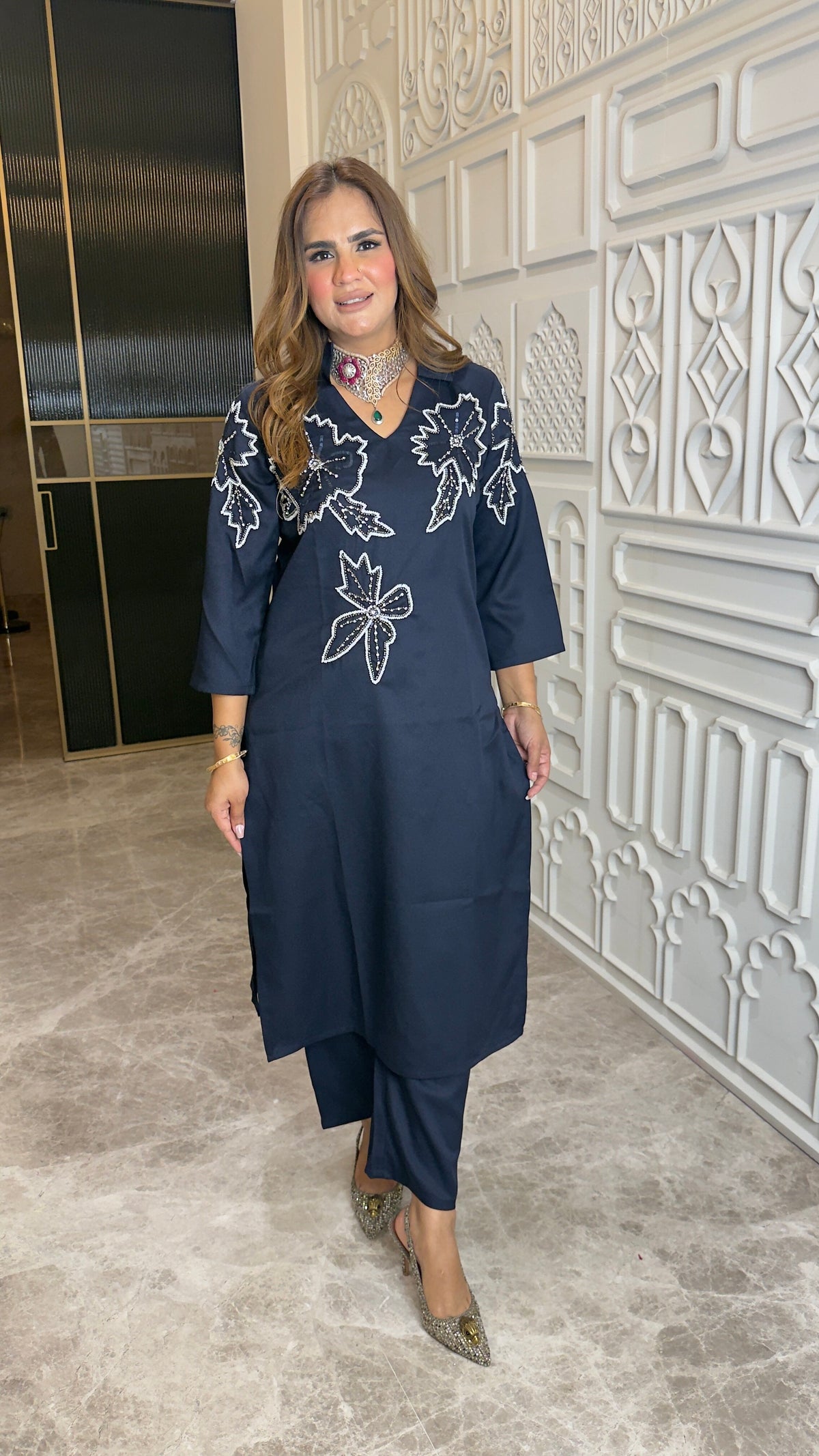 Elegant kurta set with white floral embroidery pc3777