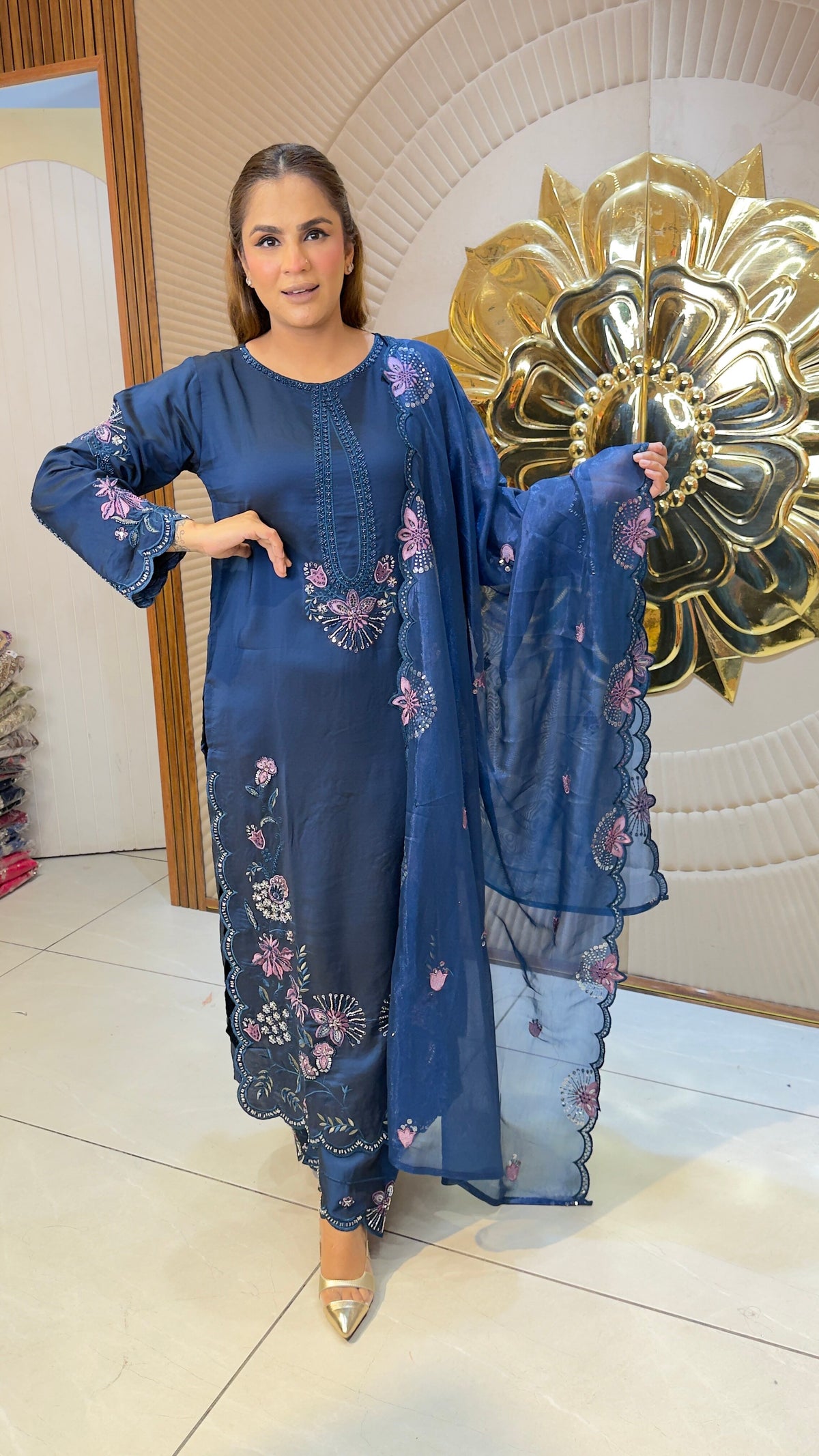 Beautiful floral embroidered 3-piece ethnic kurta set pc3783