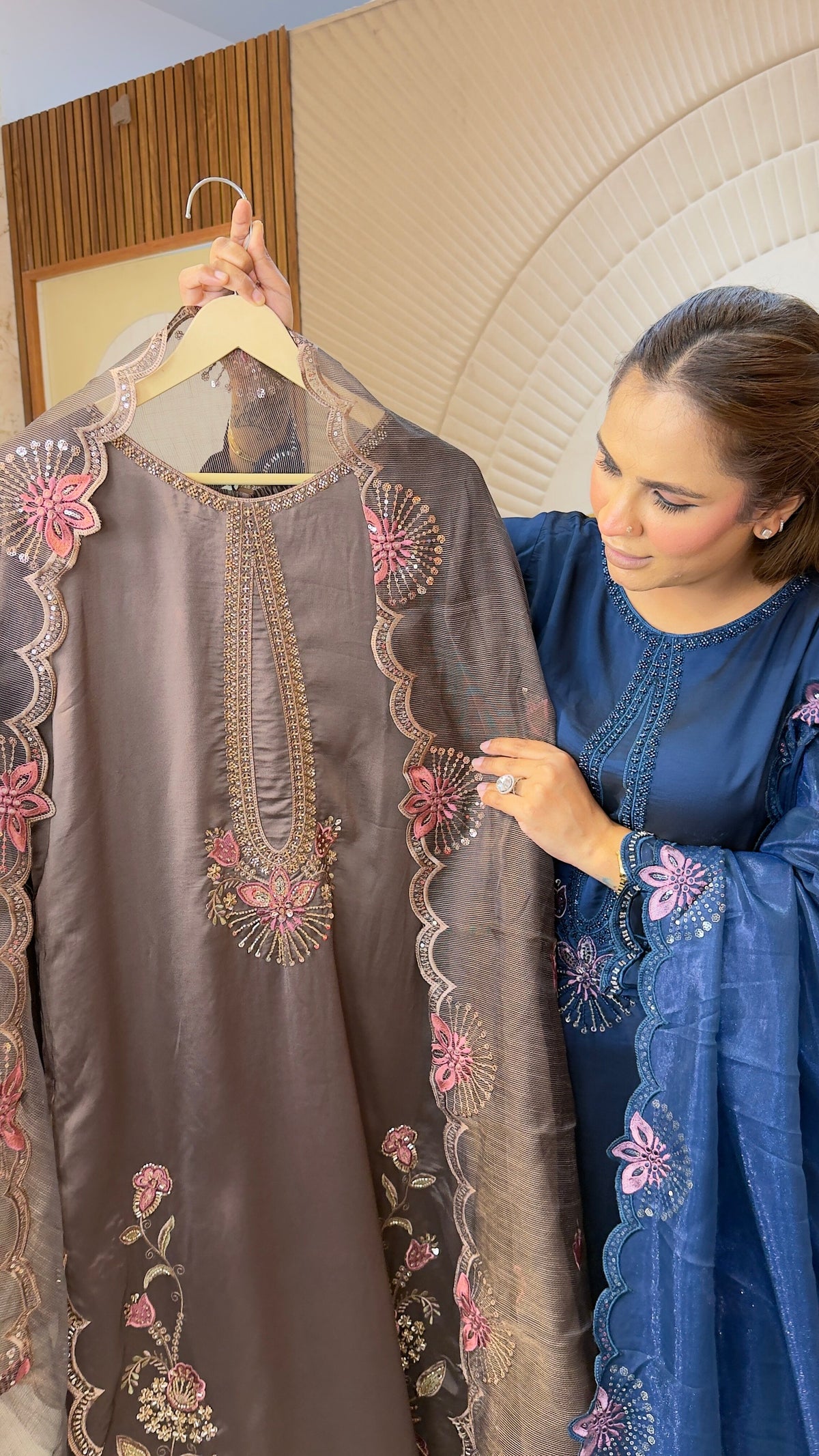 Beautiful floral embroidered 3-piece ethnic kurta set pc3783