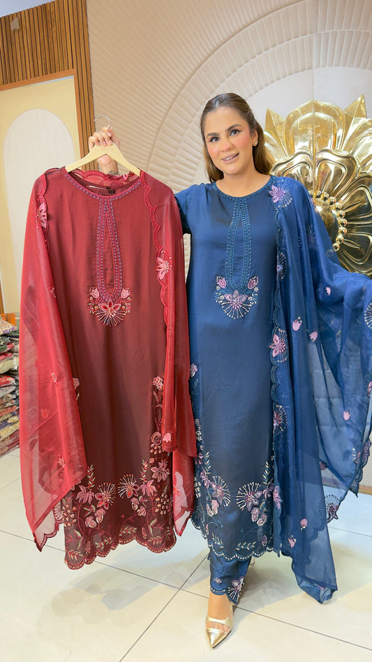 Beautiful floral embroidered 3-piece ethnic kurta set pc3783