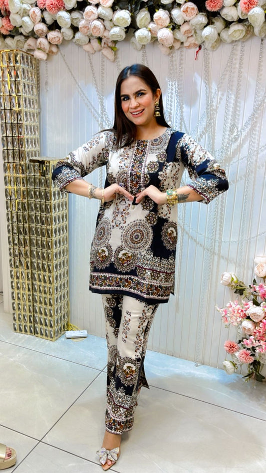 Very Comfortable Digital Print Cordset PC1305