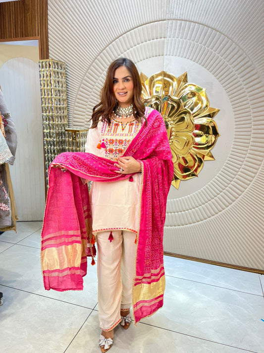 Very Pretty Suit With Contrasting Dupatta PC1632