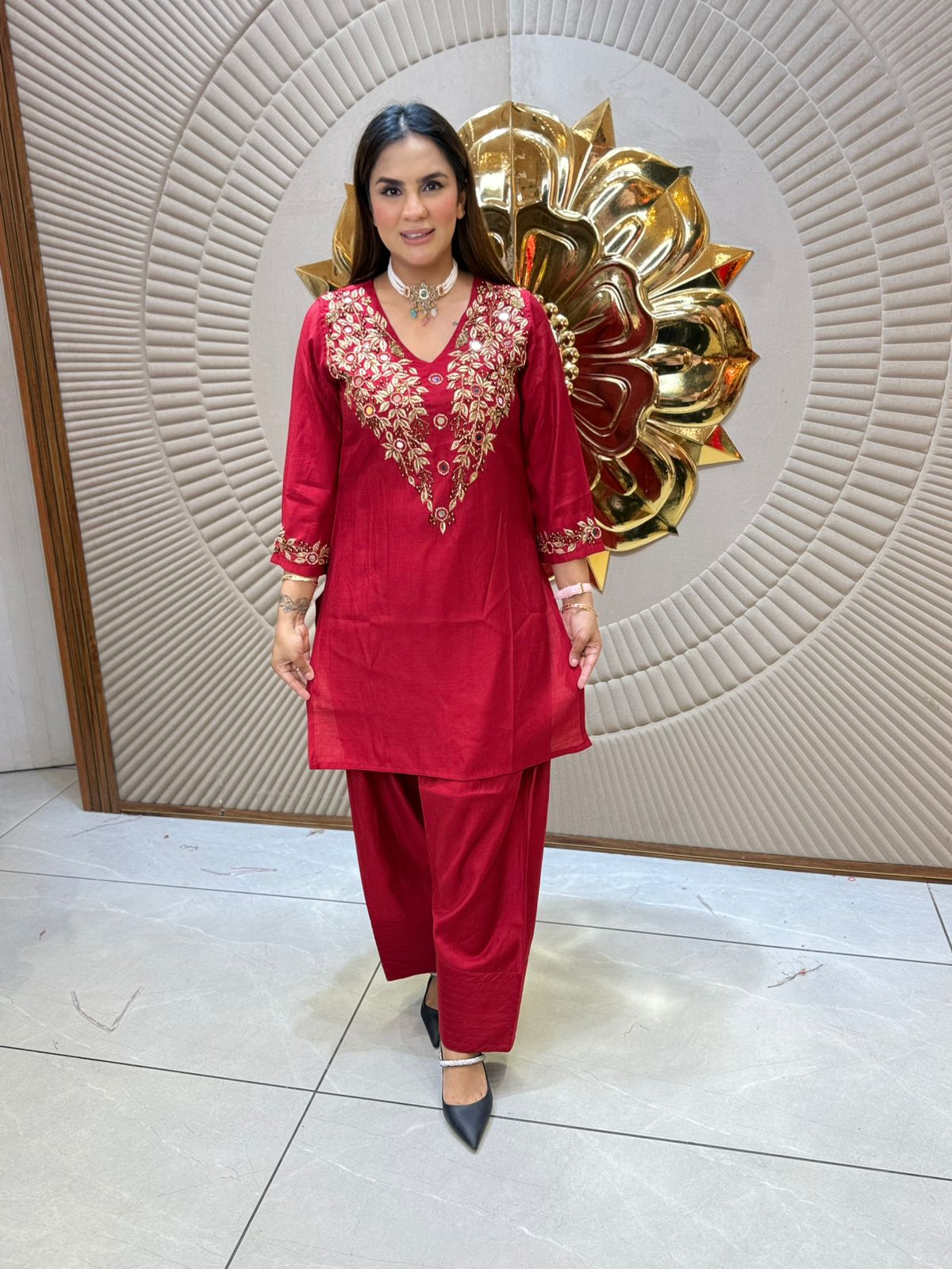 Beautiful V-neck Suit PC2094