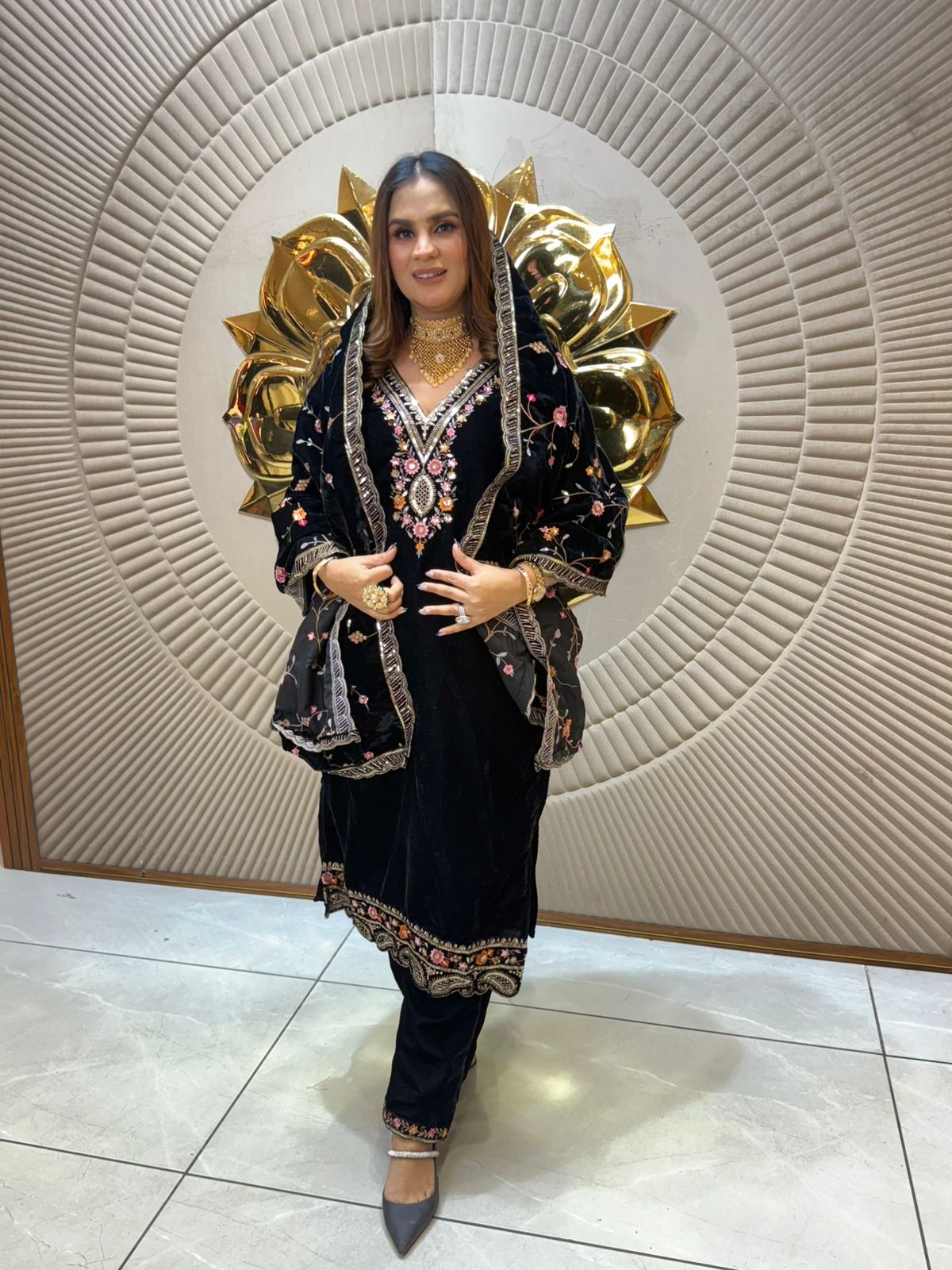 Elegant Velvet Suit PC2187