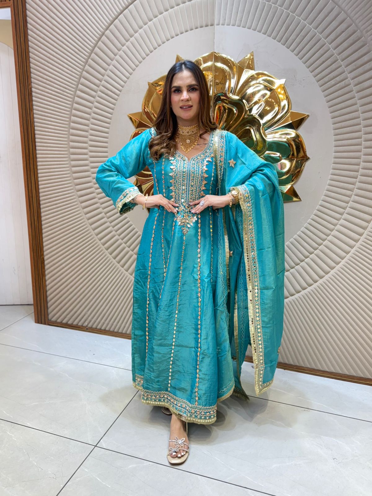 Beautiful Long Suit PC2202