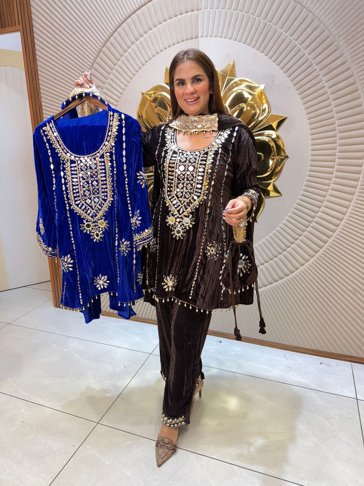 Elegant Suit With Round Neck PC2319