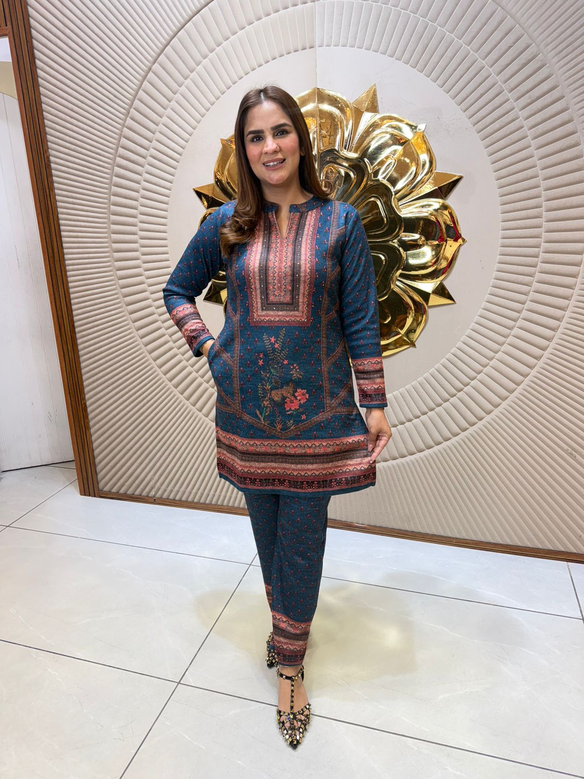Beautiful Suit Kashmiri Design PC2380