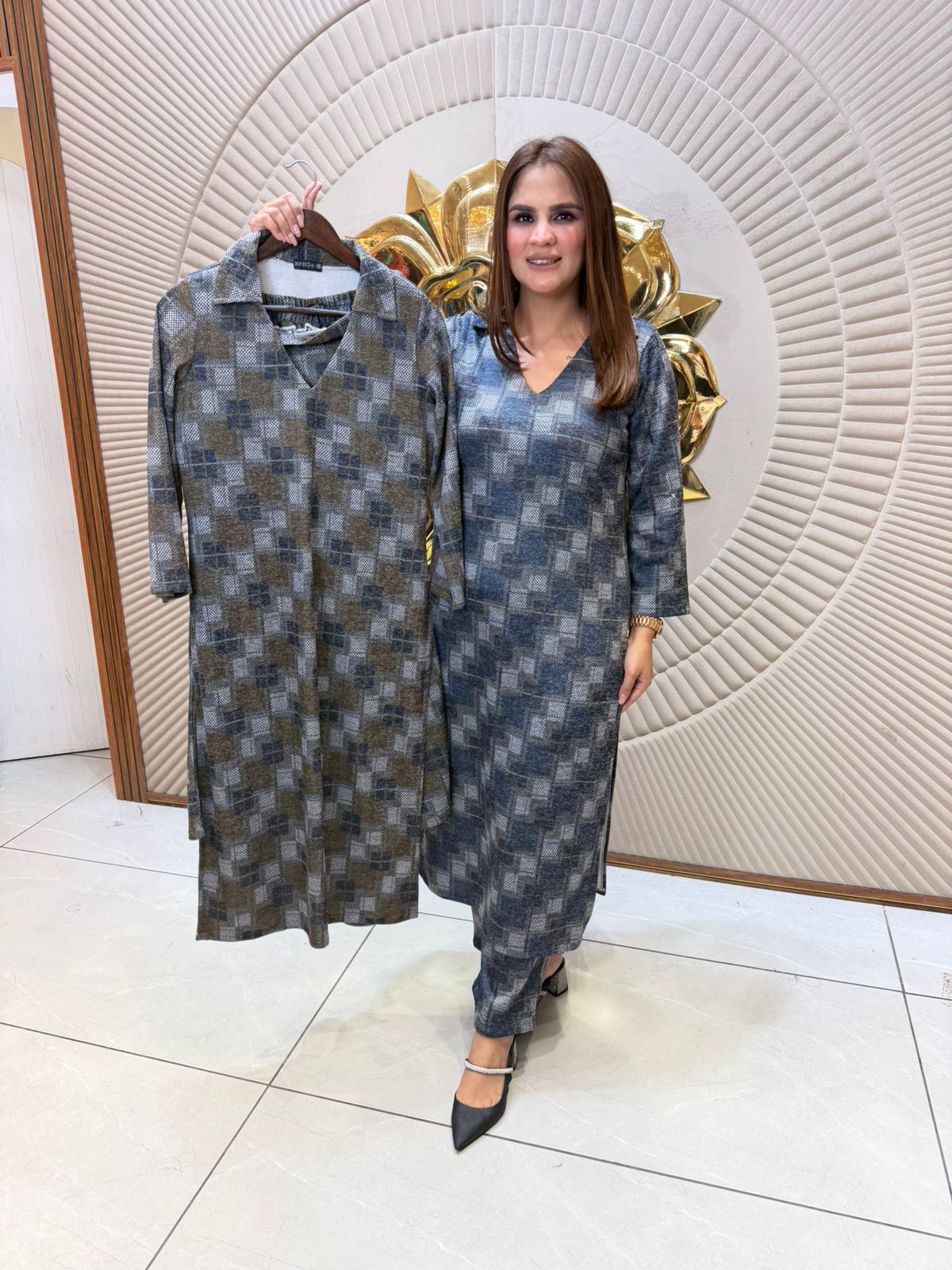 Elegant Check Design Suit PC2397