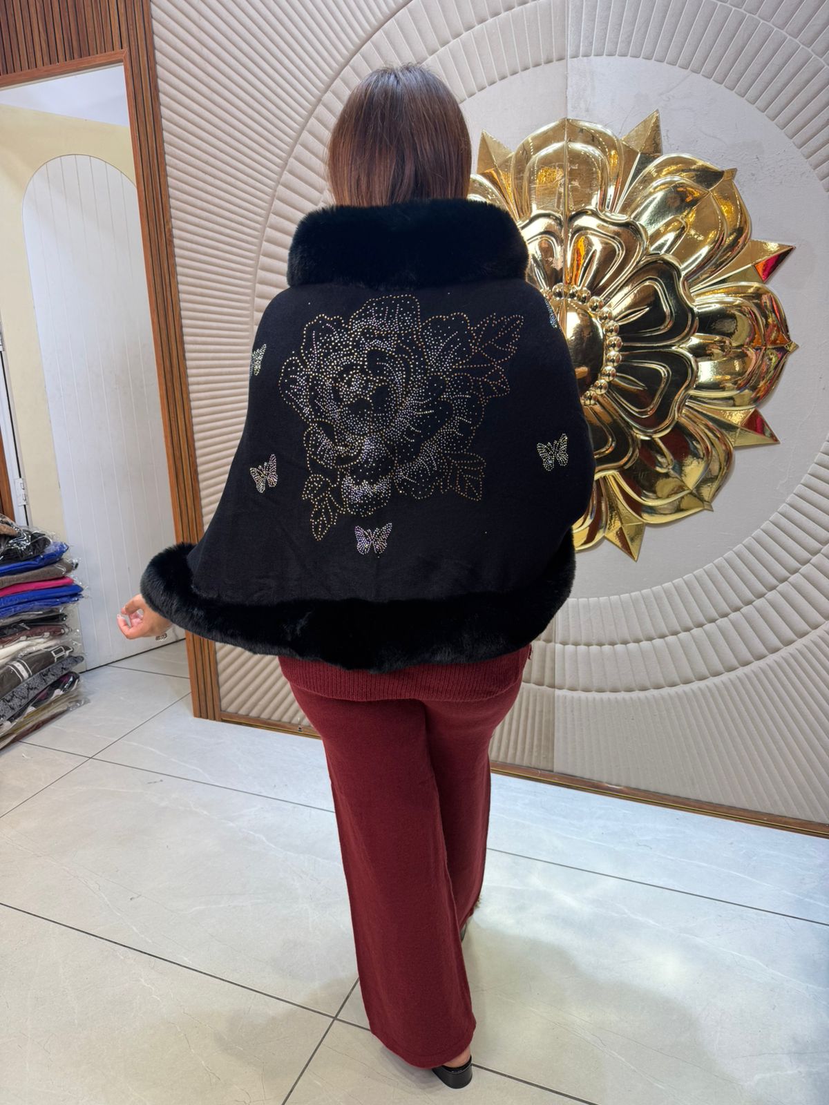 Elegant Winter Cape With Back Design PC2404