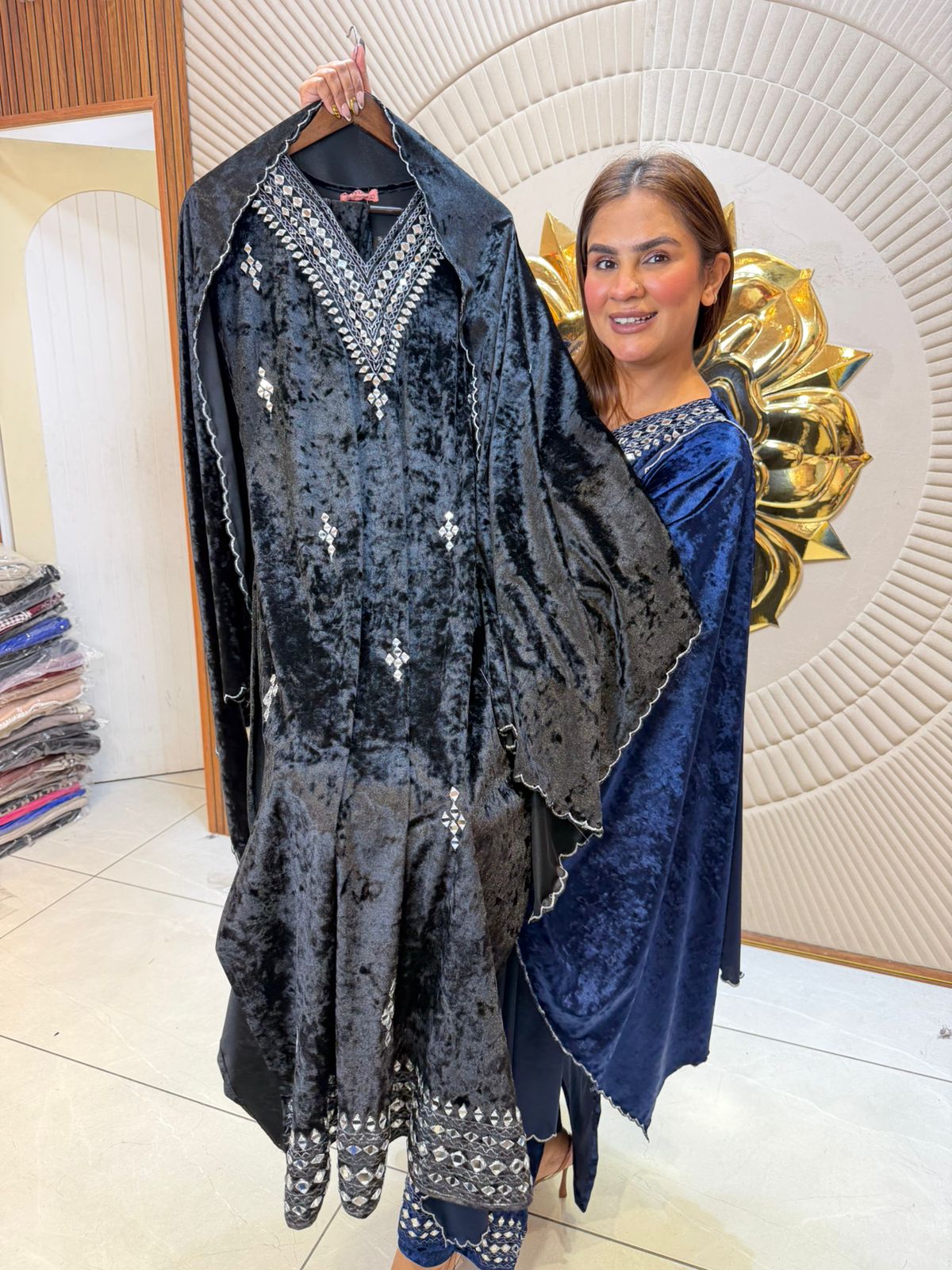 Elegant Velvet Suit With V-neck Design PC2461