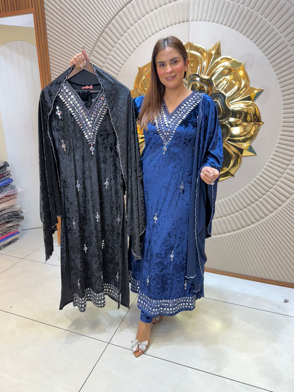 Elegant Velvet Suit With V-neck Design PC2461