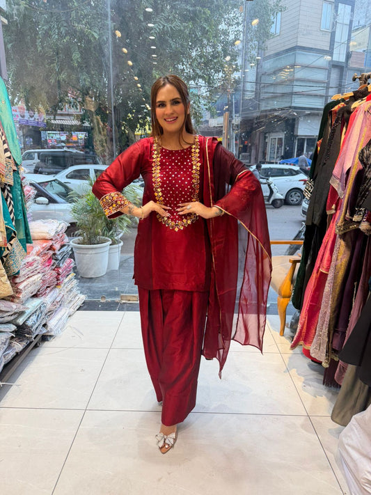 Elegant Suit With Round Neck PC2559