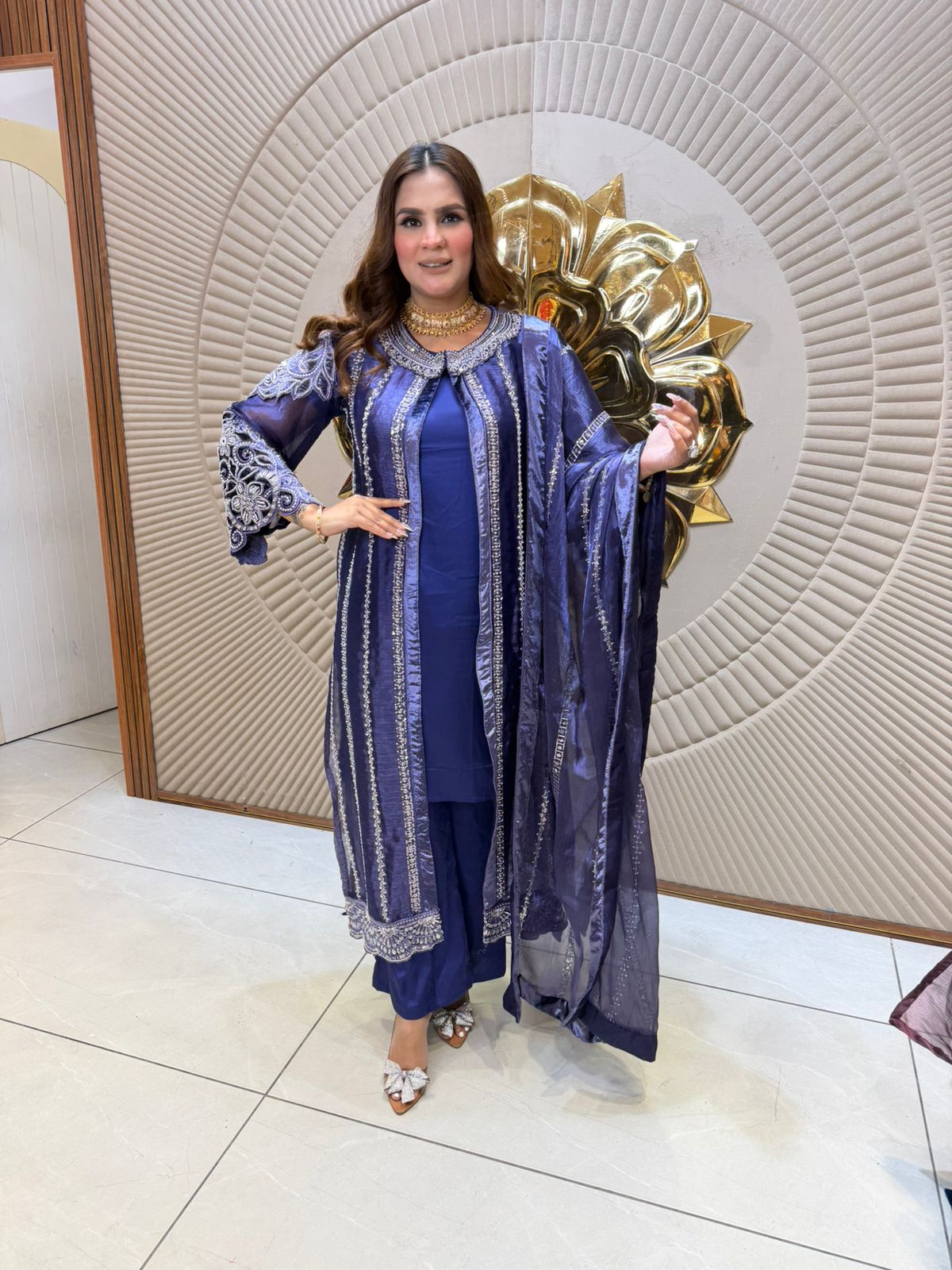 Elegant Long Suit With Neck Design PC2625