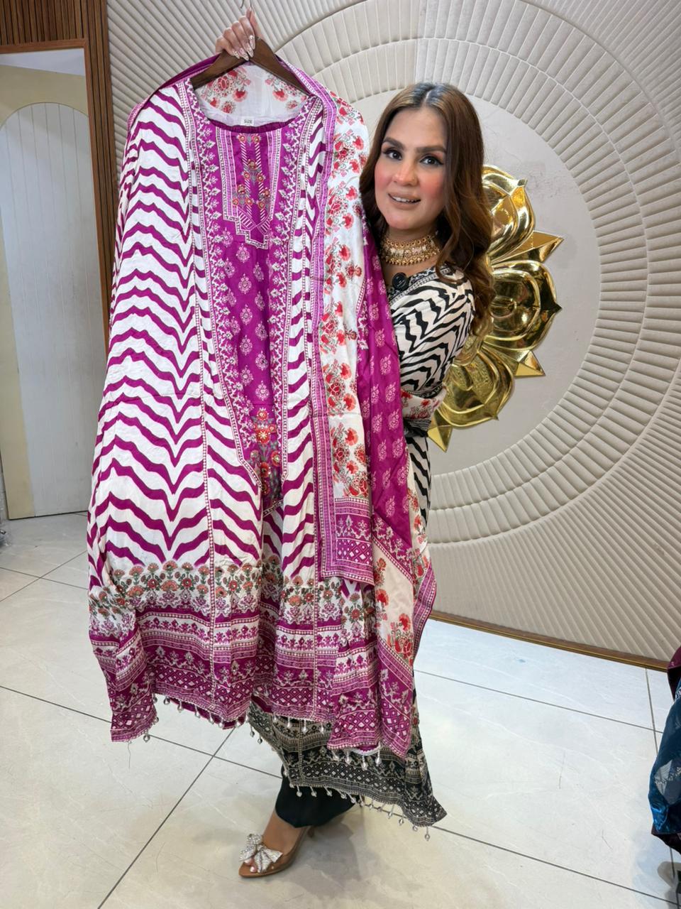 Beautiful Suit With Round Neck Design PC2643