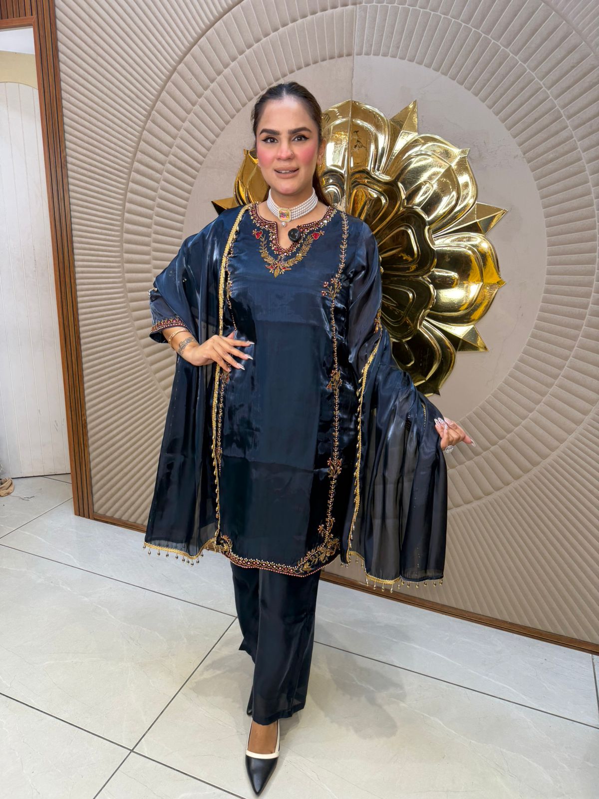 Elegant Suit With Neck Design PC2710