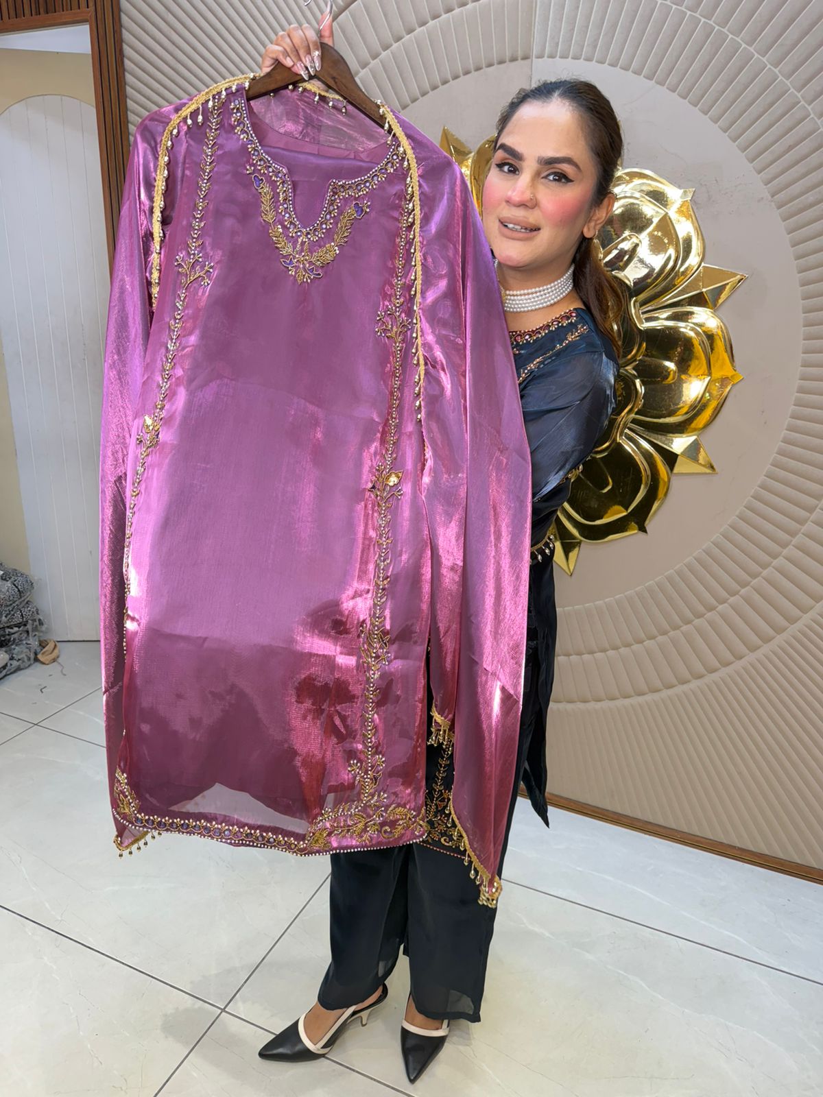Elegant Suit With Neck Design PC2710