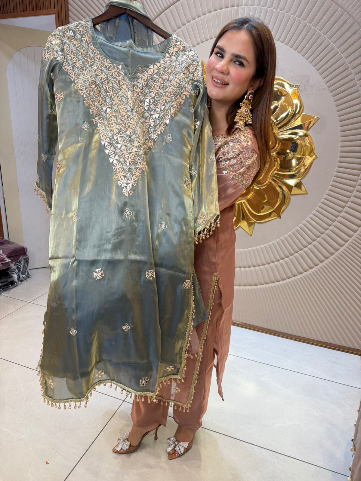 Beautiful V-Neck Design Suit PC2757