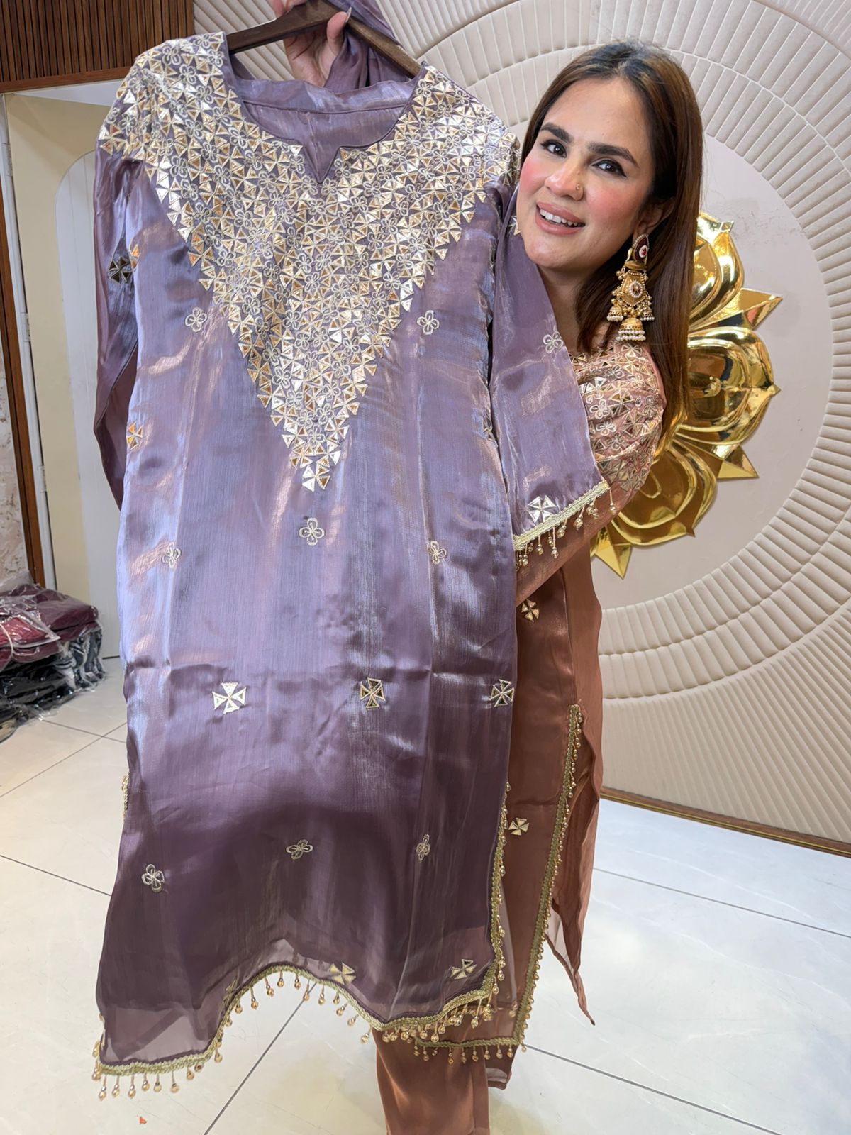 Beautiful V-Neck Design Suit PC2757