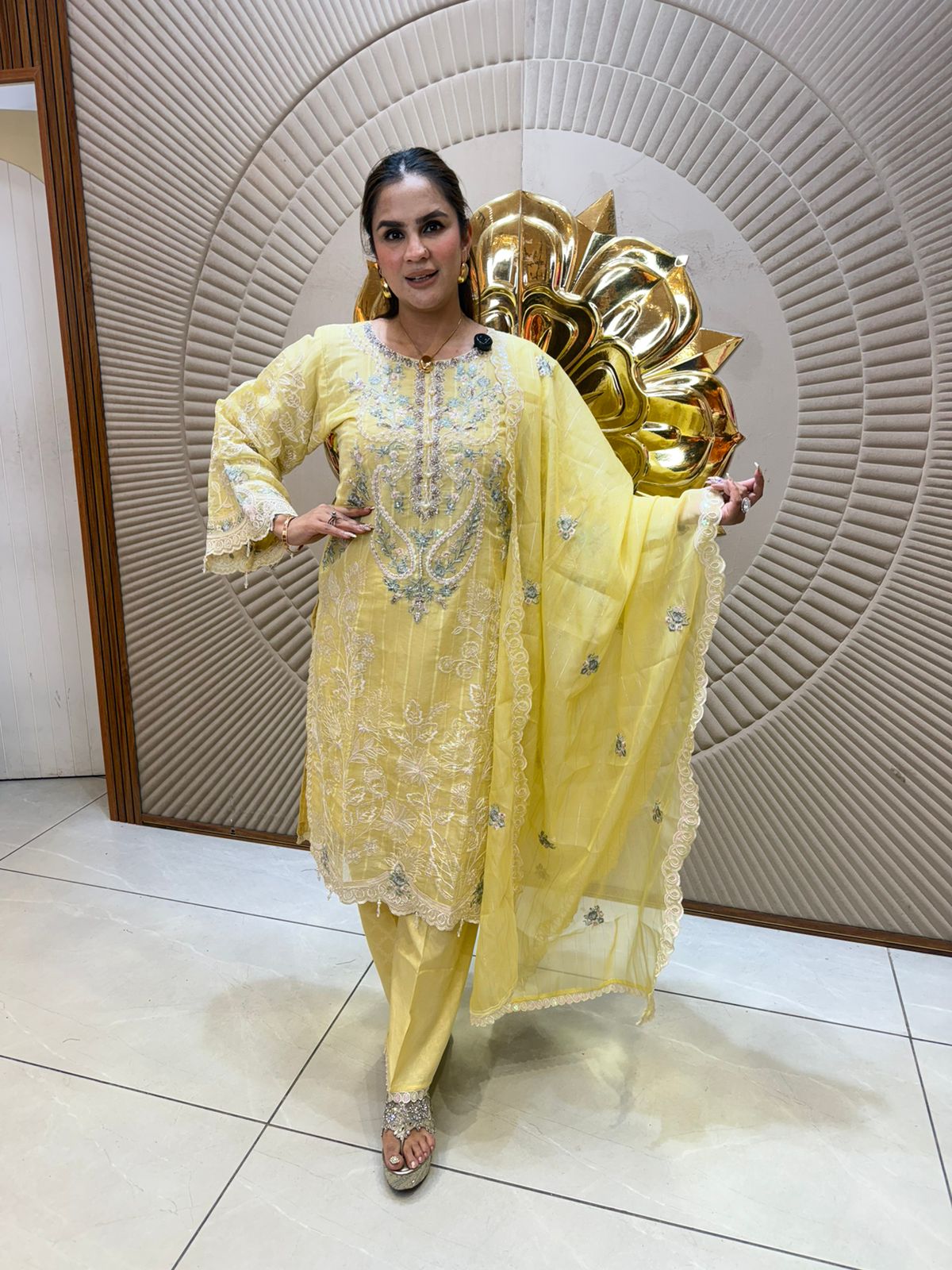 Elegant Suit Flower Design PC2765