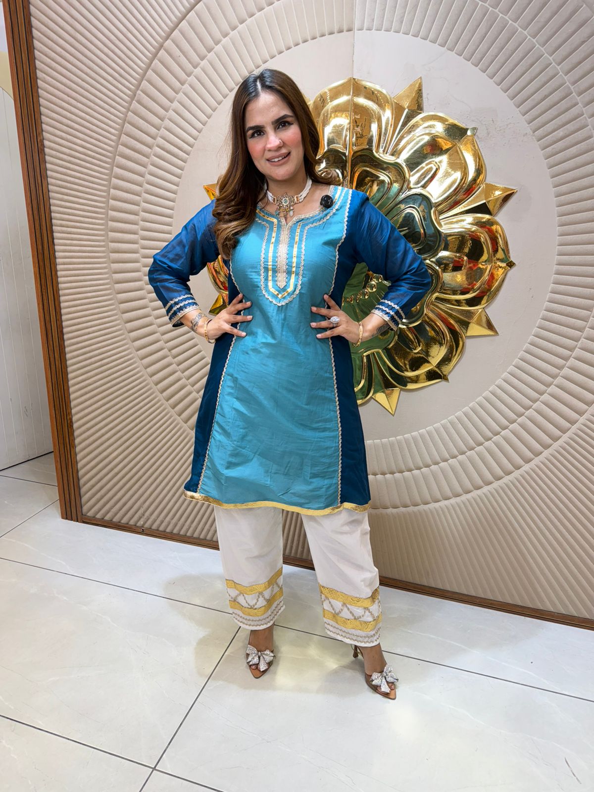 Elegant Suit With Dual Tone PC2823