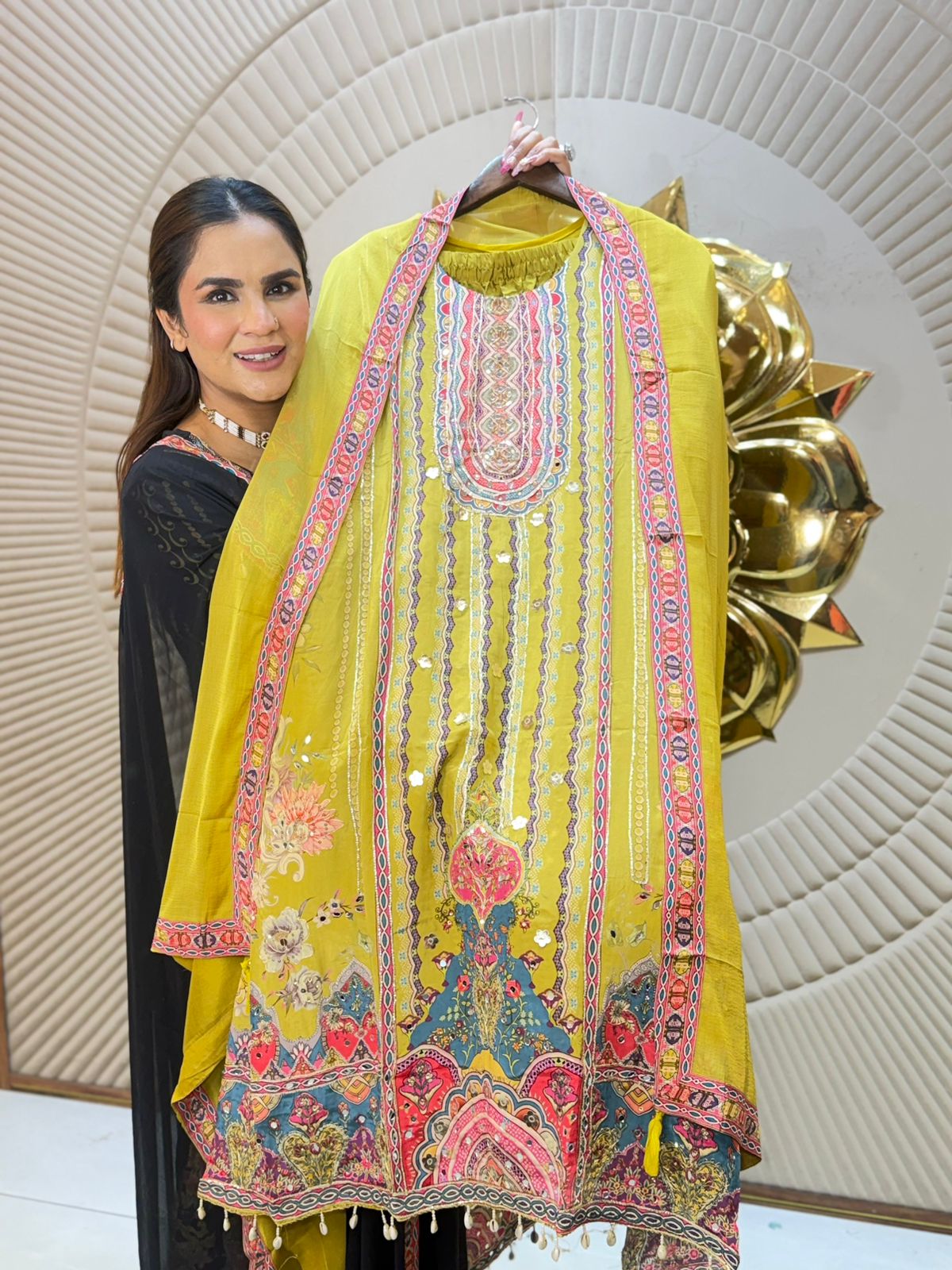 Stunning Party Wear Suit PC2763
