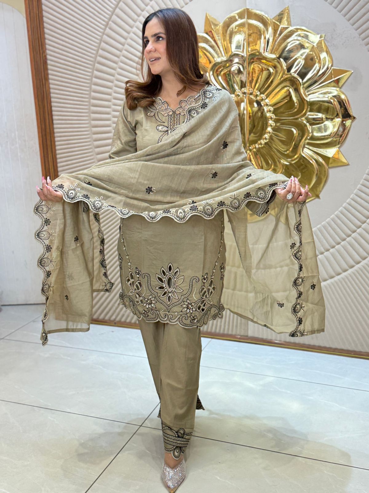 Stunning Thread Work Suit PC2792