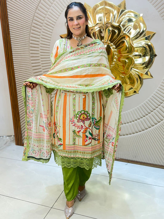 Beautiful Floral Print Suit With Lace Work PC2842