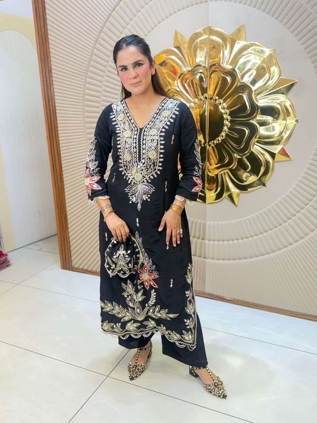Beautiful Embroidery Work Suit With Potli PC3101