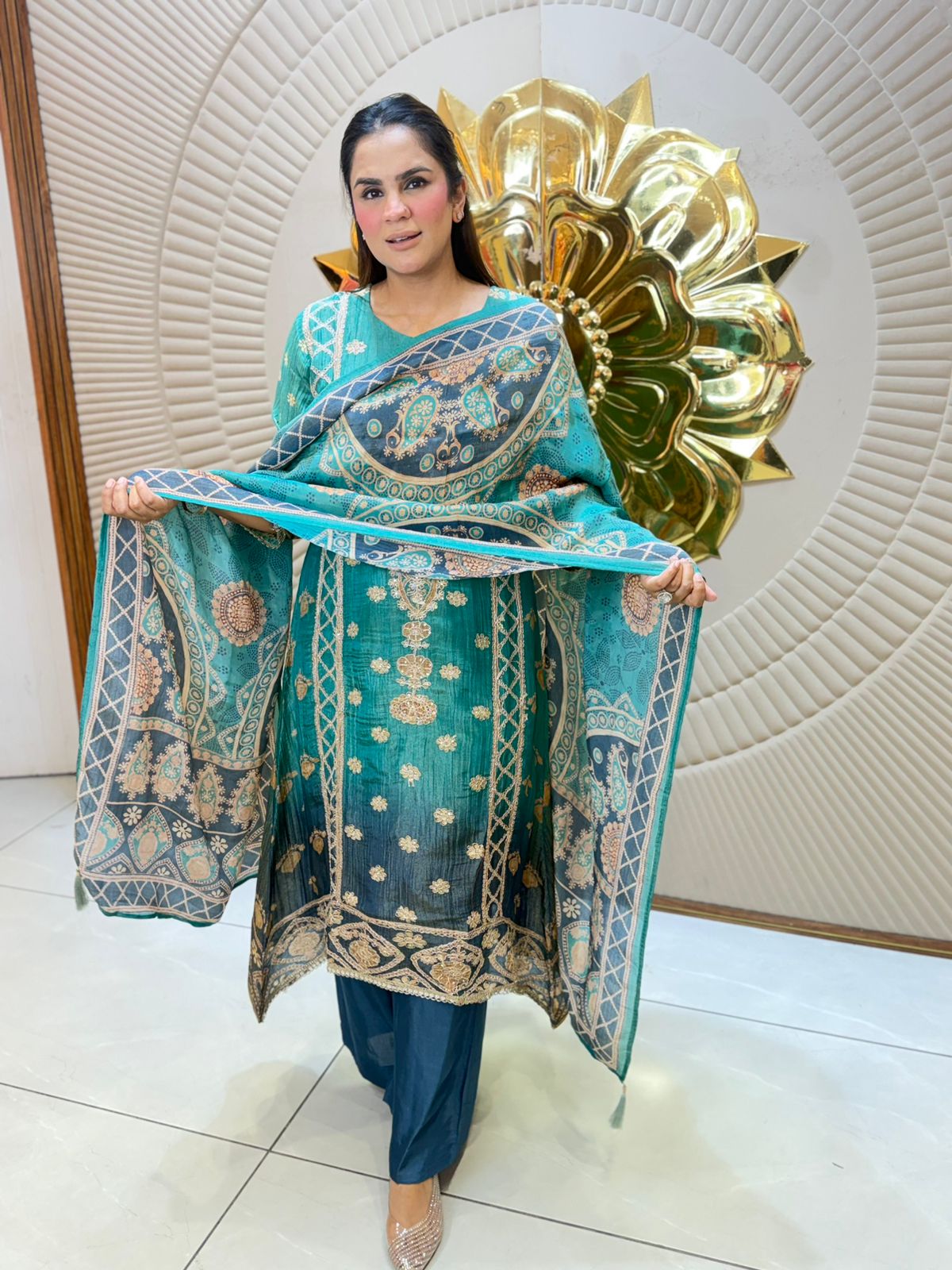 Beautiful Party Wear Suit PC3104