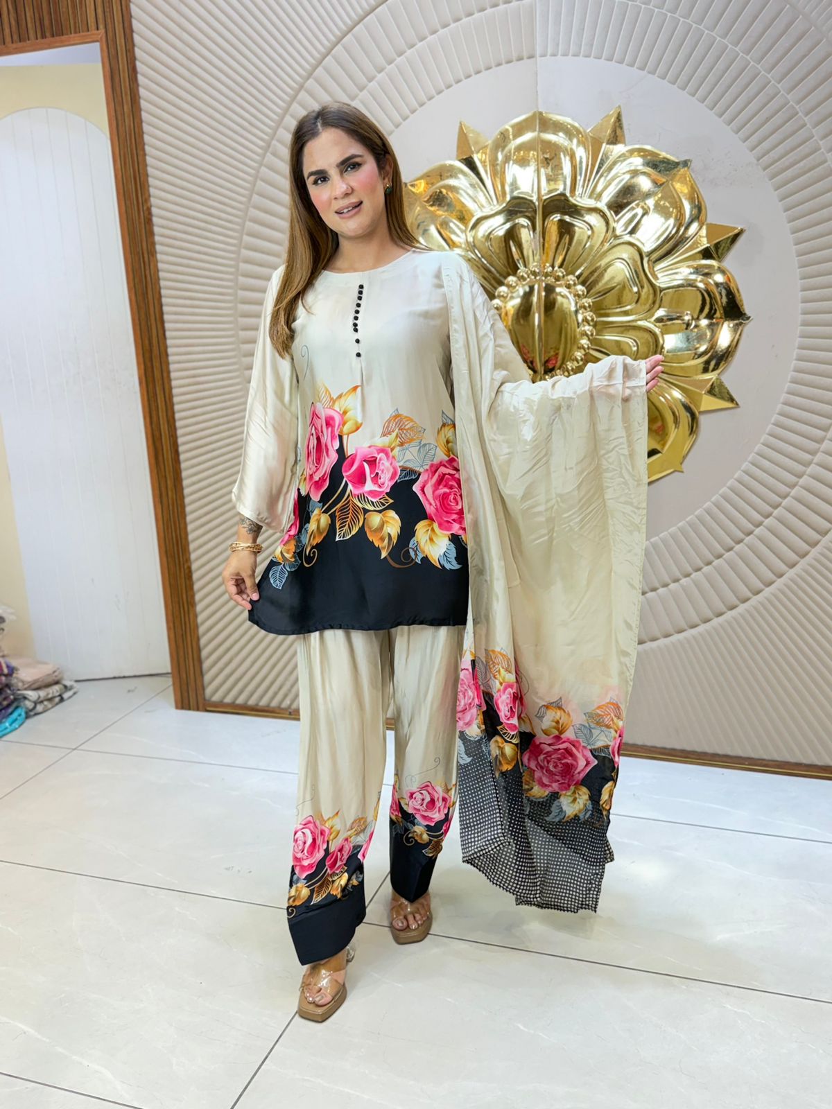 Stunning Rose Print Suit PC8202