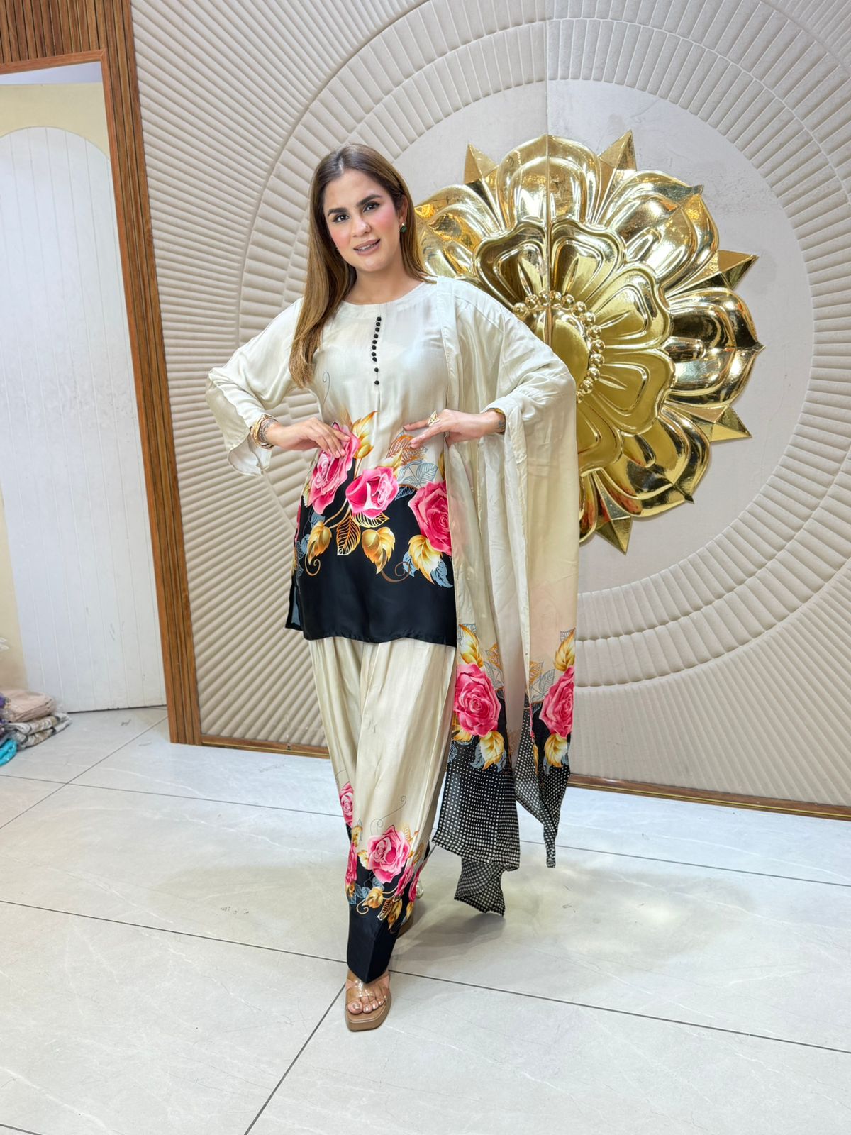 Stunning Rose Print Suit PC8202